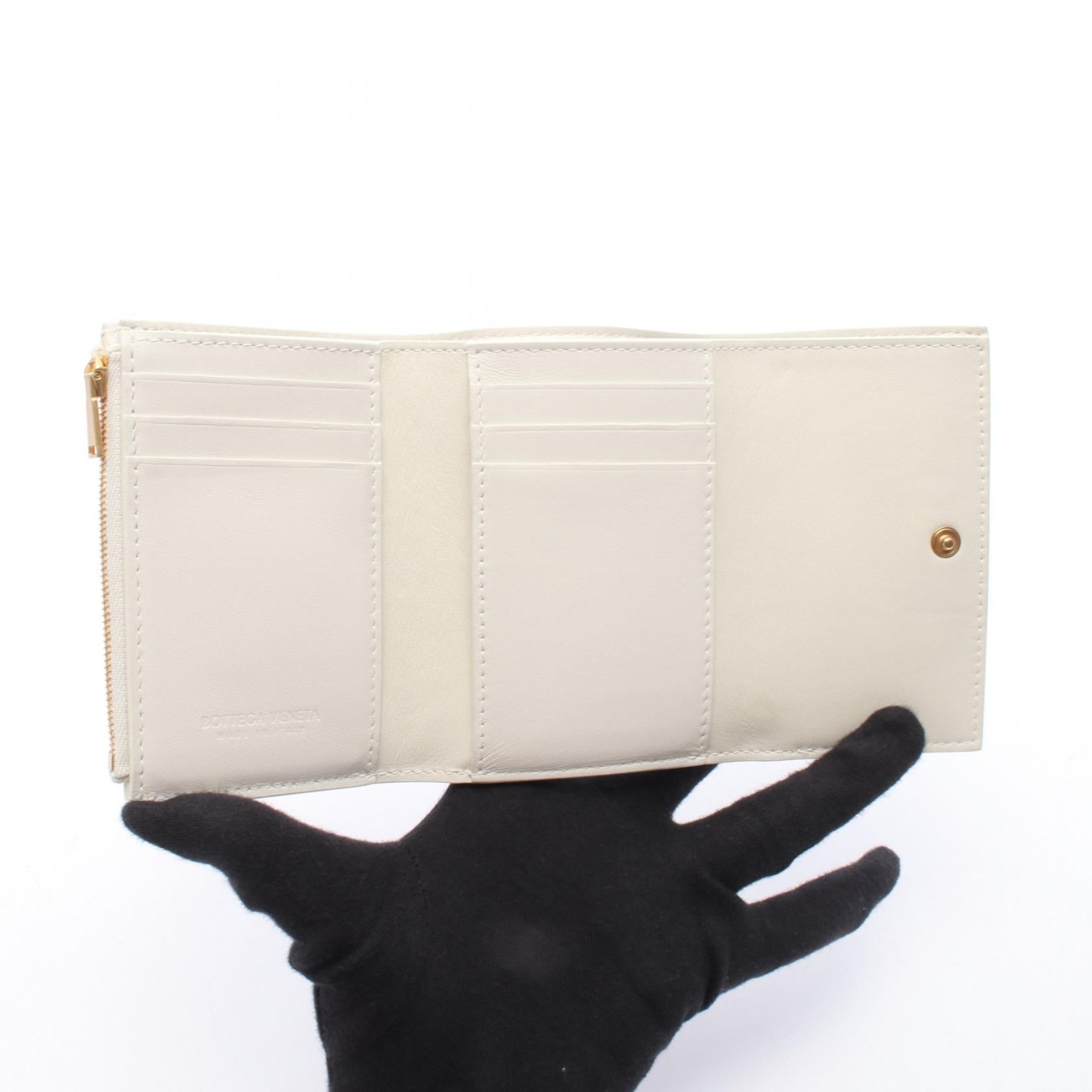 ボッテガヴェネタ カセット レザー三つ折り財布