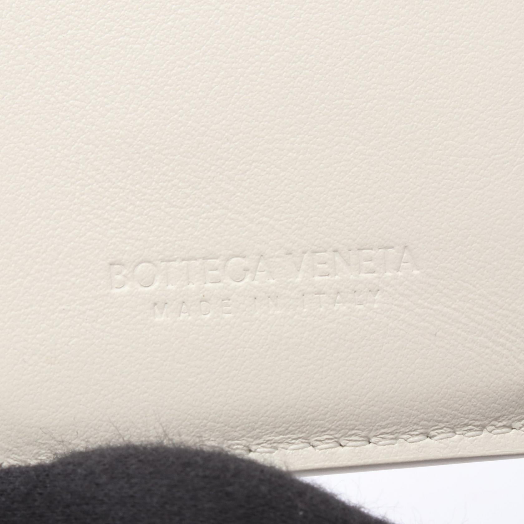 ボッテガヴェネタ カセット レザー三つ折り財布