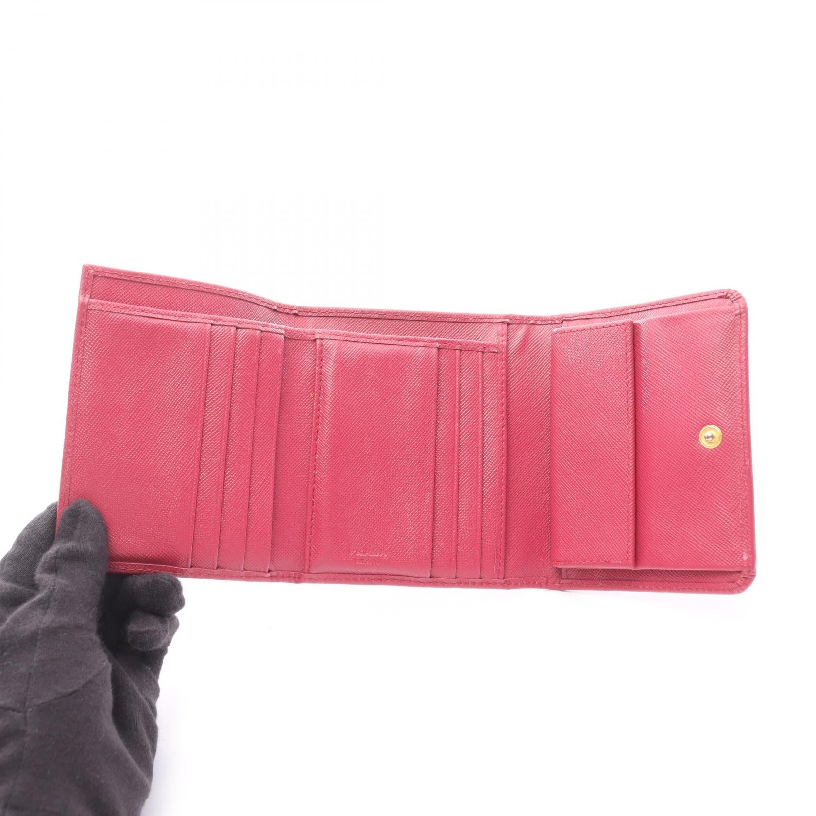 プラダ サフィアーノ 三つ折り財布