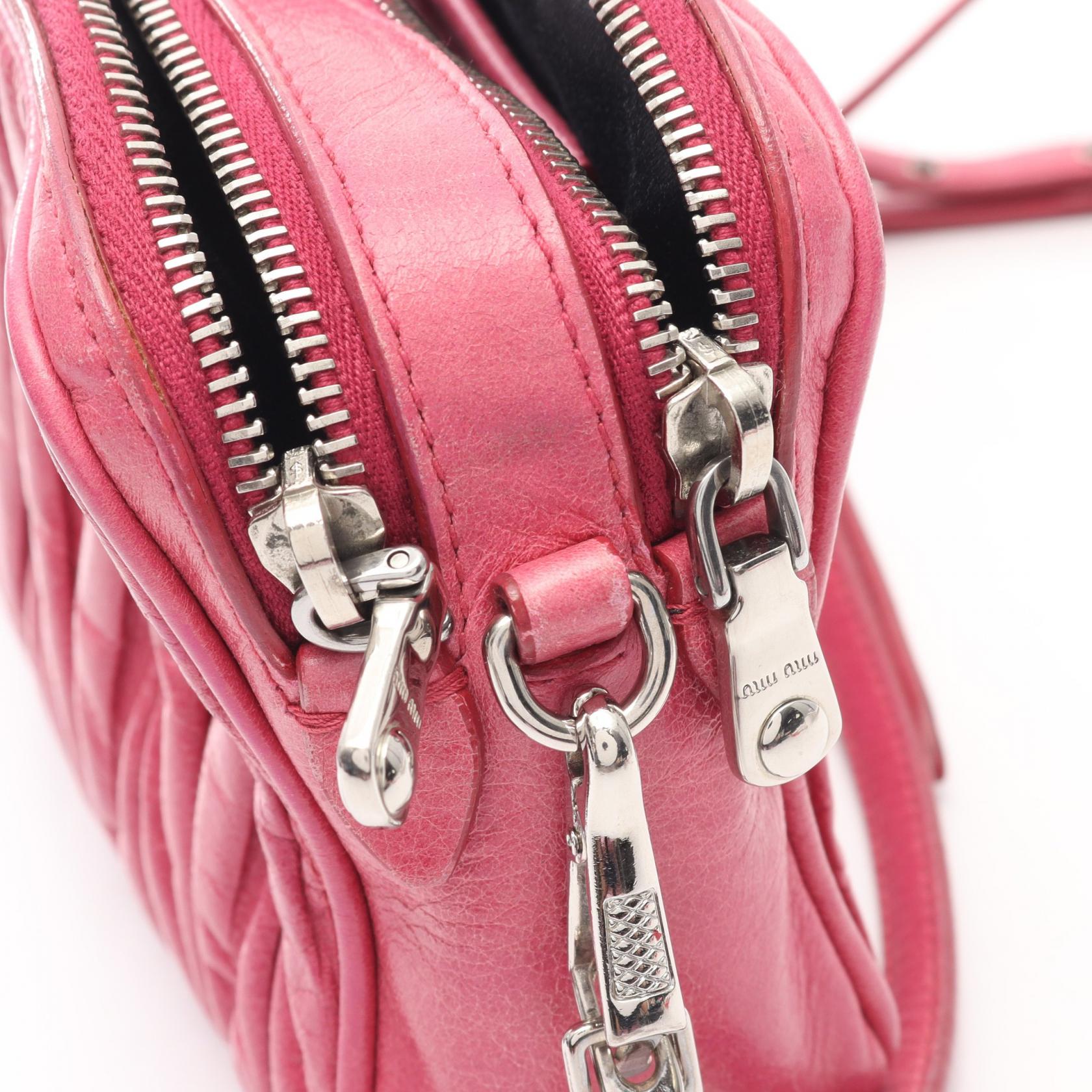 ミュウミュウ MATELASSE レザーショルダーバッグ