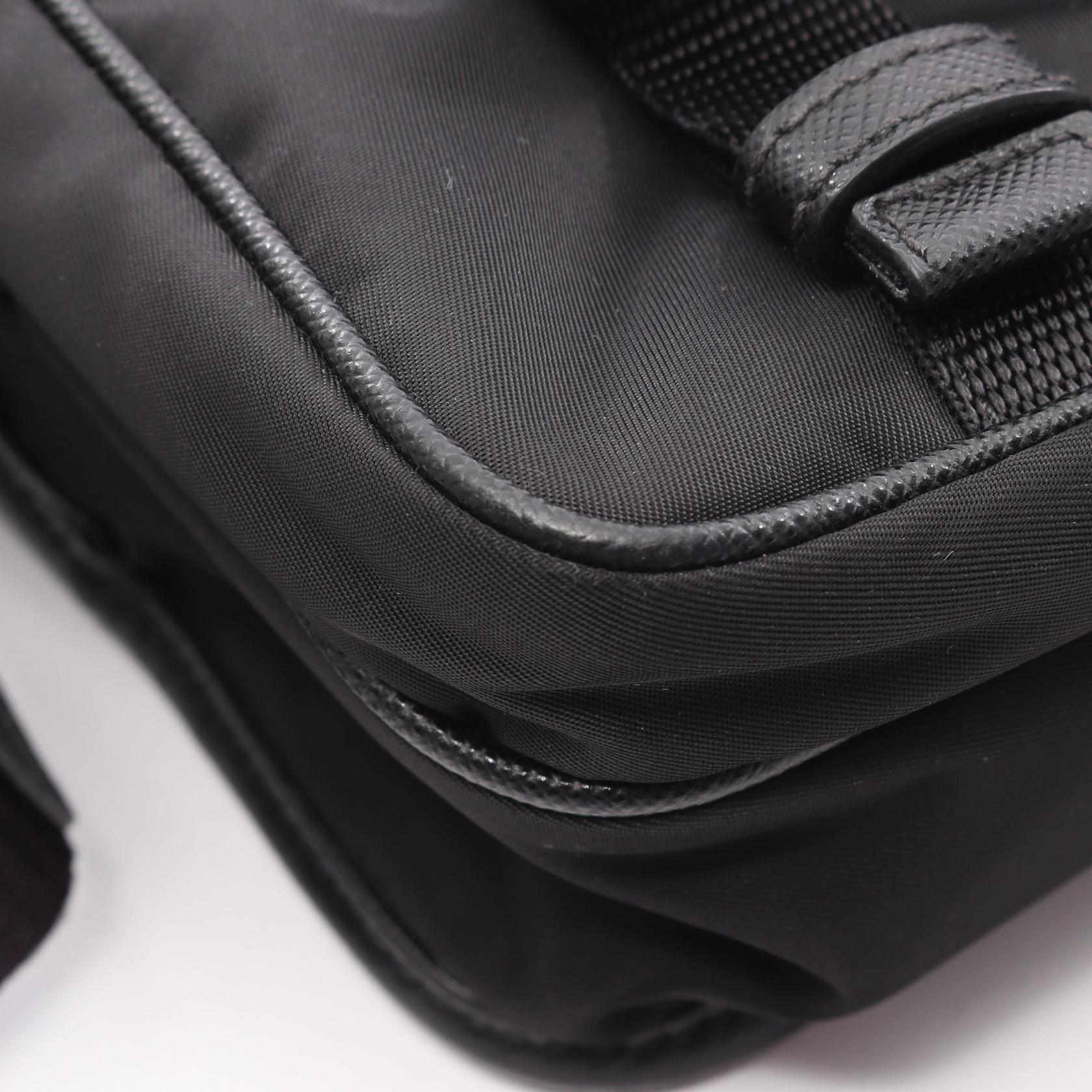 プラダ RE-NYLON TESSUTO SAFFIANO ショルダーバッグ