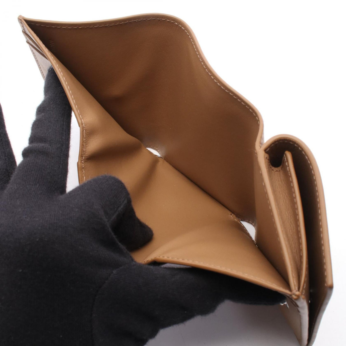 ロエベ フューチャリストキャット レザー三つ折り財布