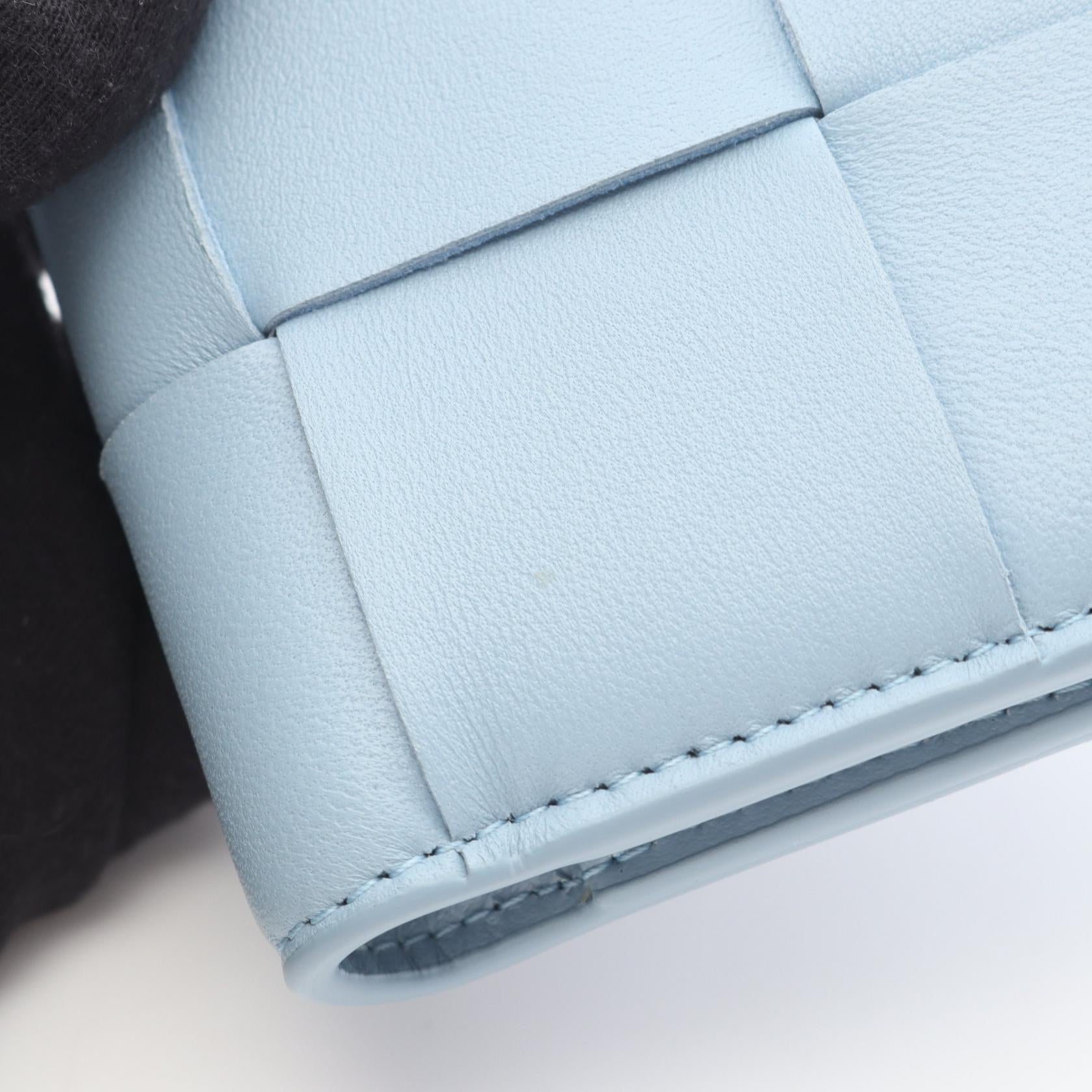 ボッテガヴェネタ スモールカセット レザー財布