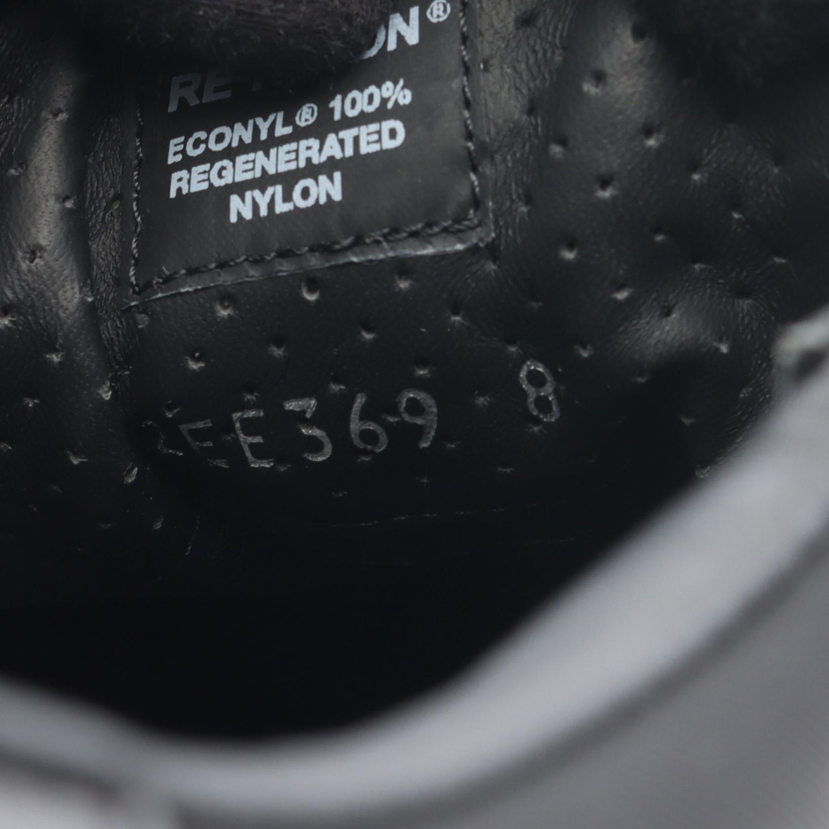 プラダ Re-Nylon レザースニーカー