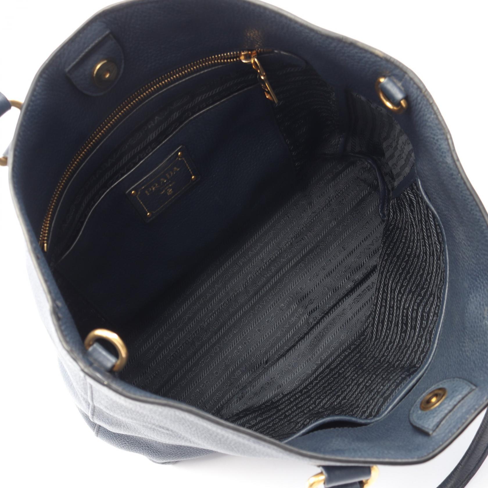 プラダ VITELLO PHENIX レザートートバッグ
