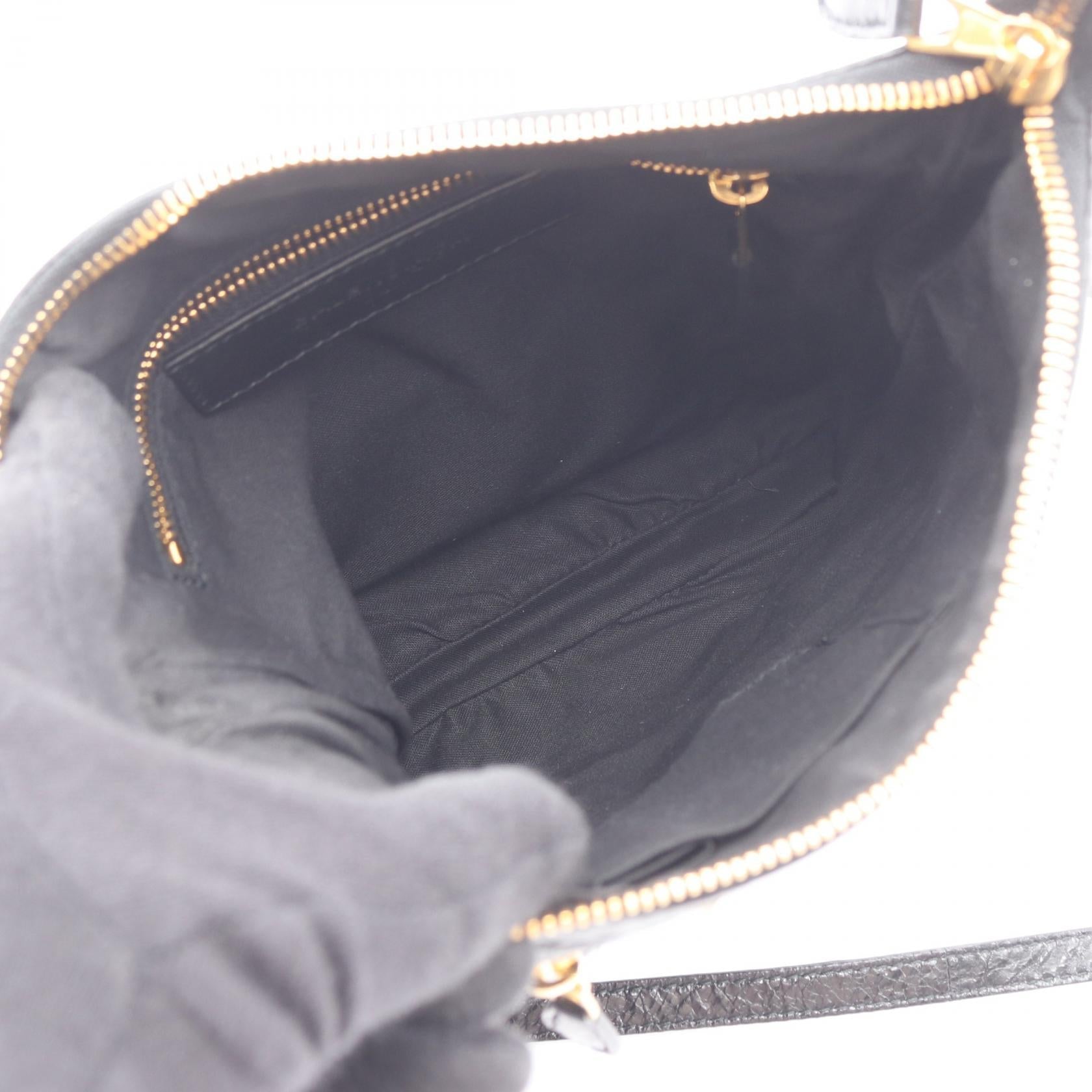 バレンシアガ クラシック レザーショルダーバッグ