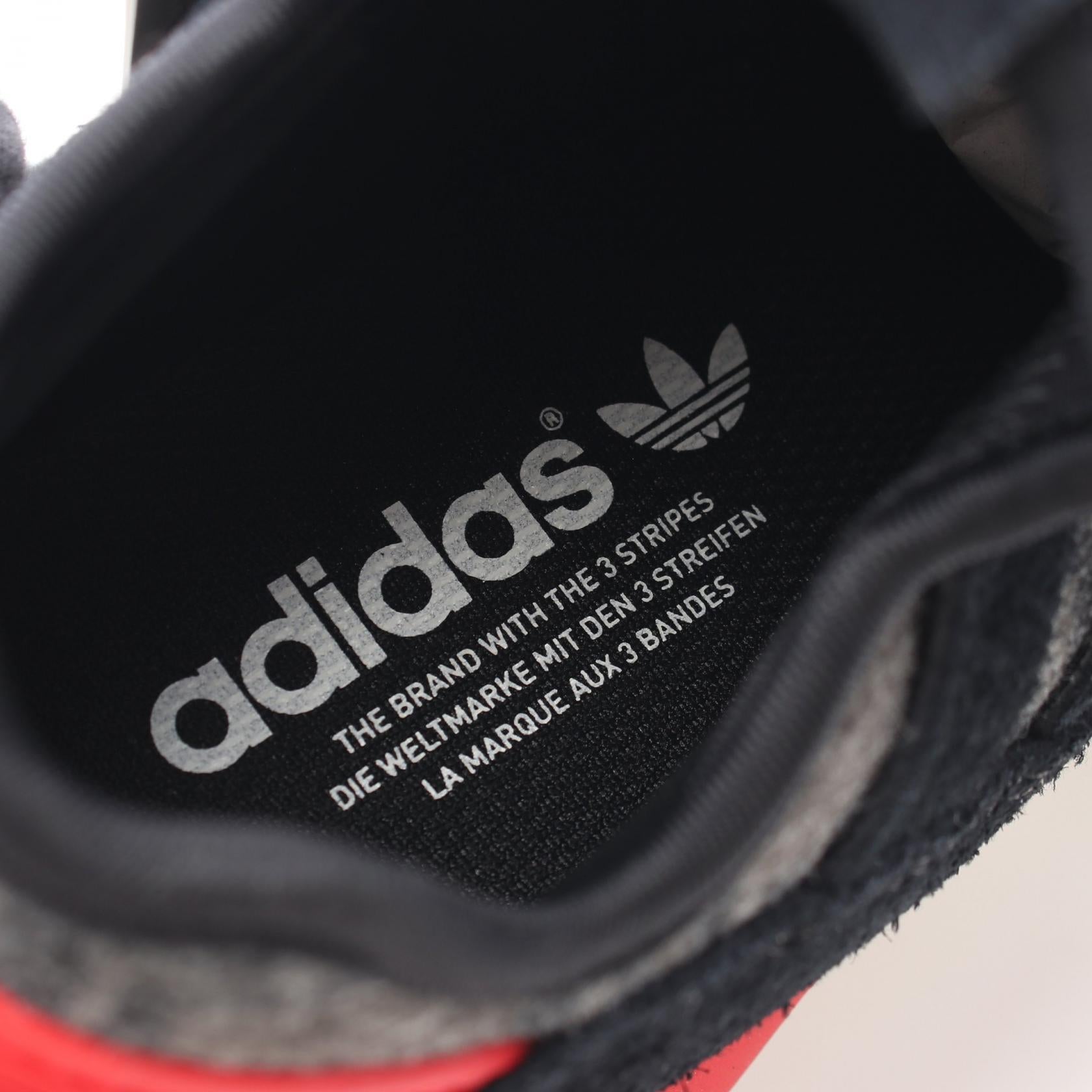 アディダス TUBULAR MOC RUNNER スニーカー