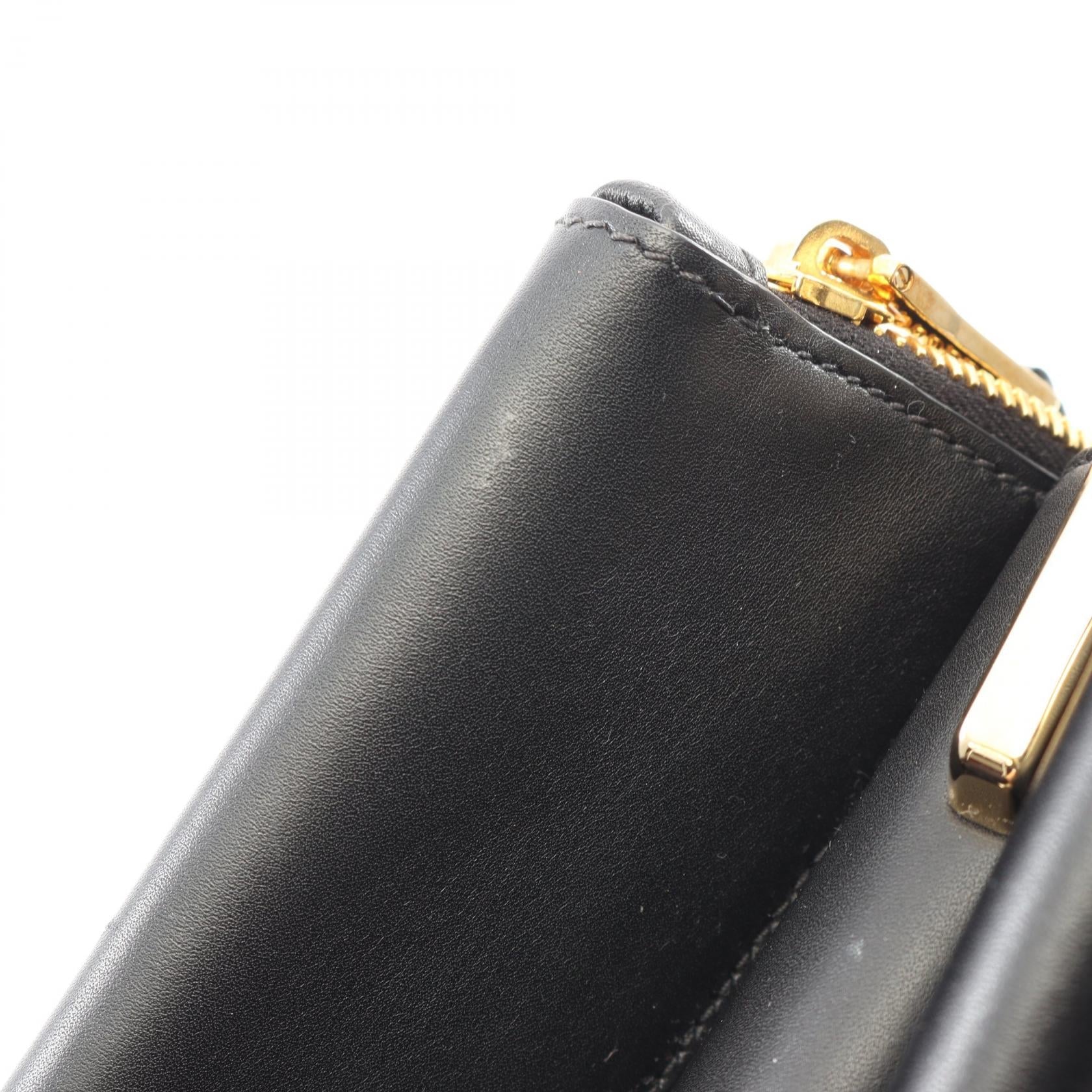 プラダ NEW CAL レザートートバッグ