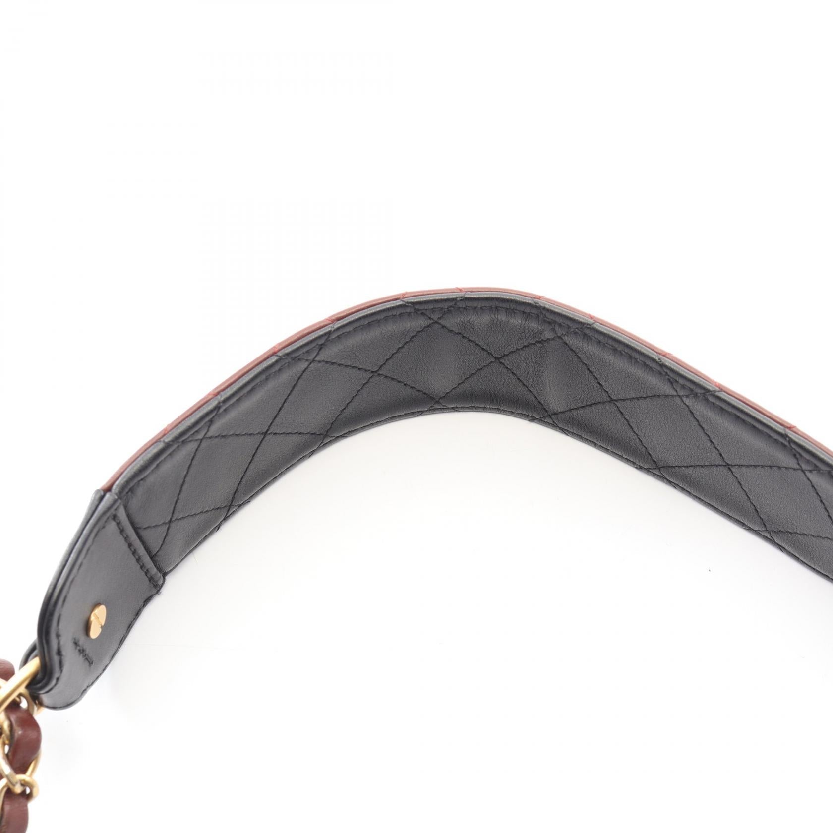 シャネル マトラッセ スモールバケット カーフスキン ショルダーバッグ