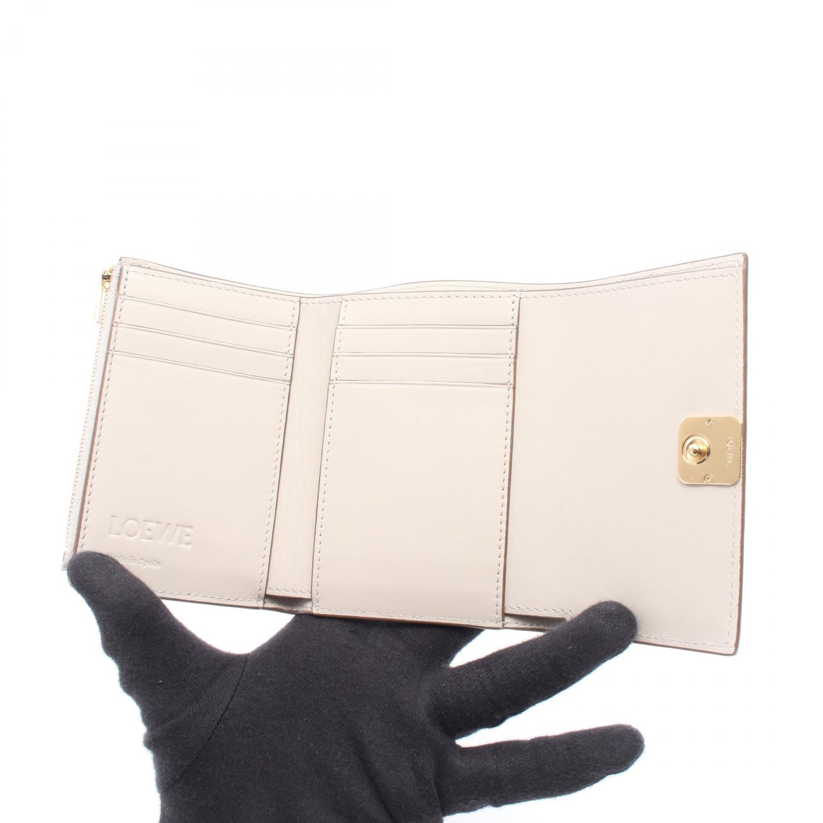 ロエベ アナグラム レザー三つ折り財布