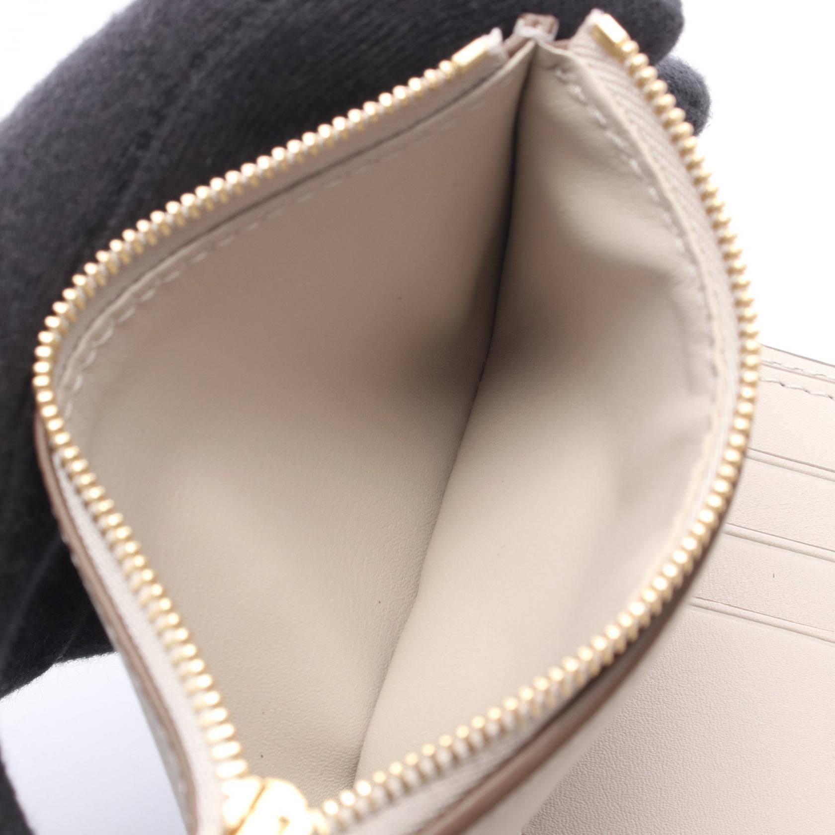 ロエベ アナグラム レザー三つ折り財布