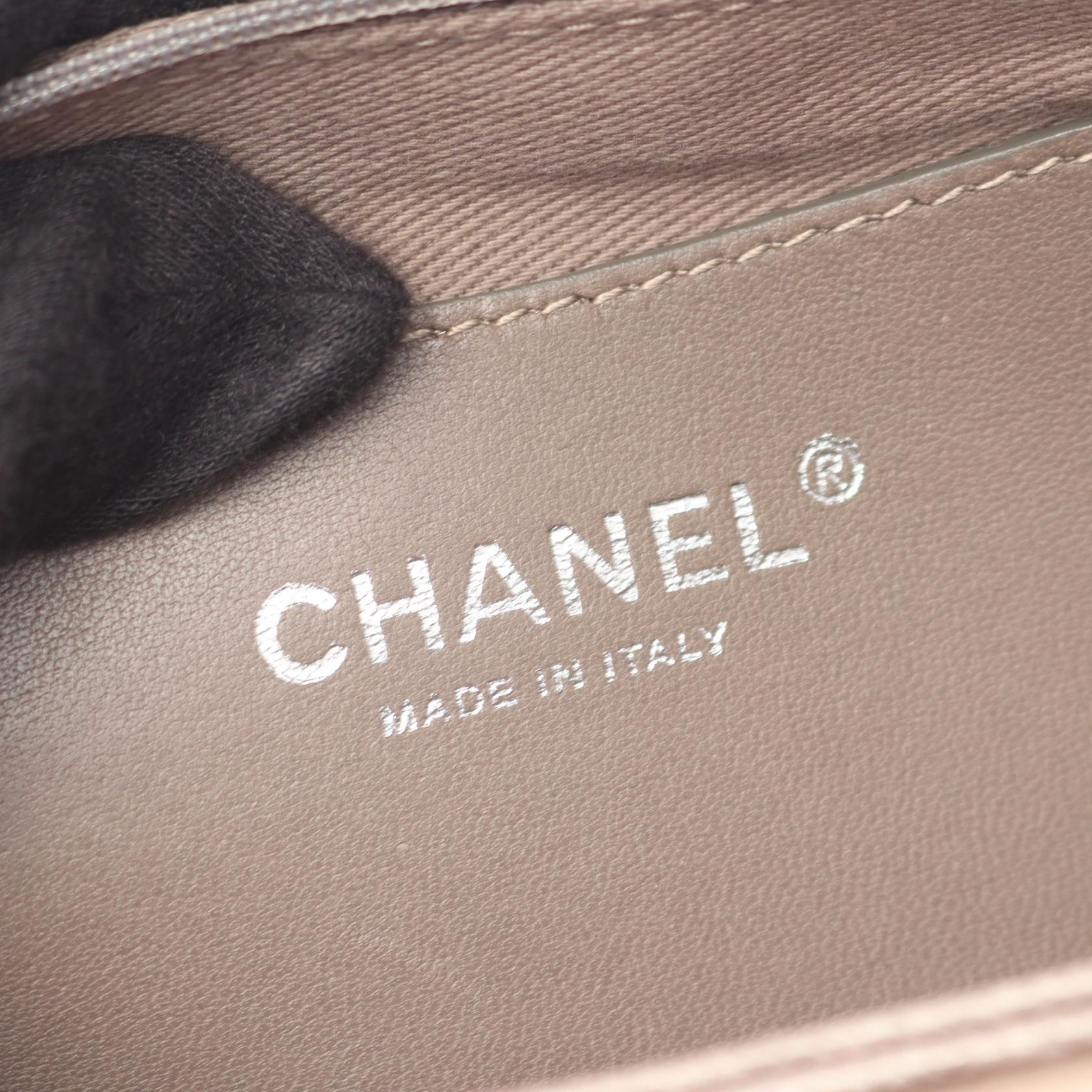 シャネル マトラッセ キャビアスキン ボーリングショルダーバッグ