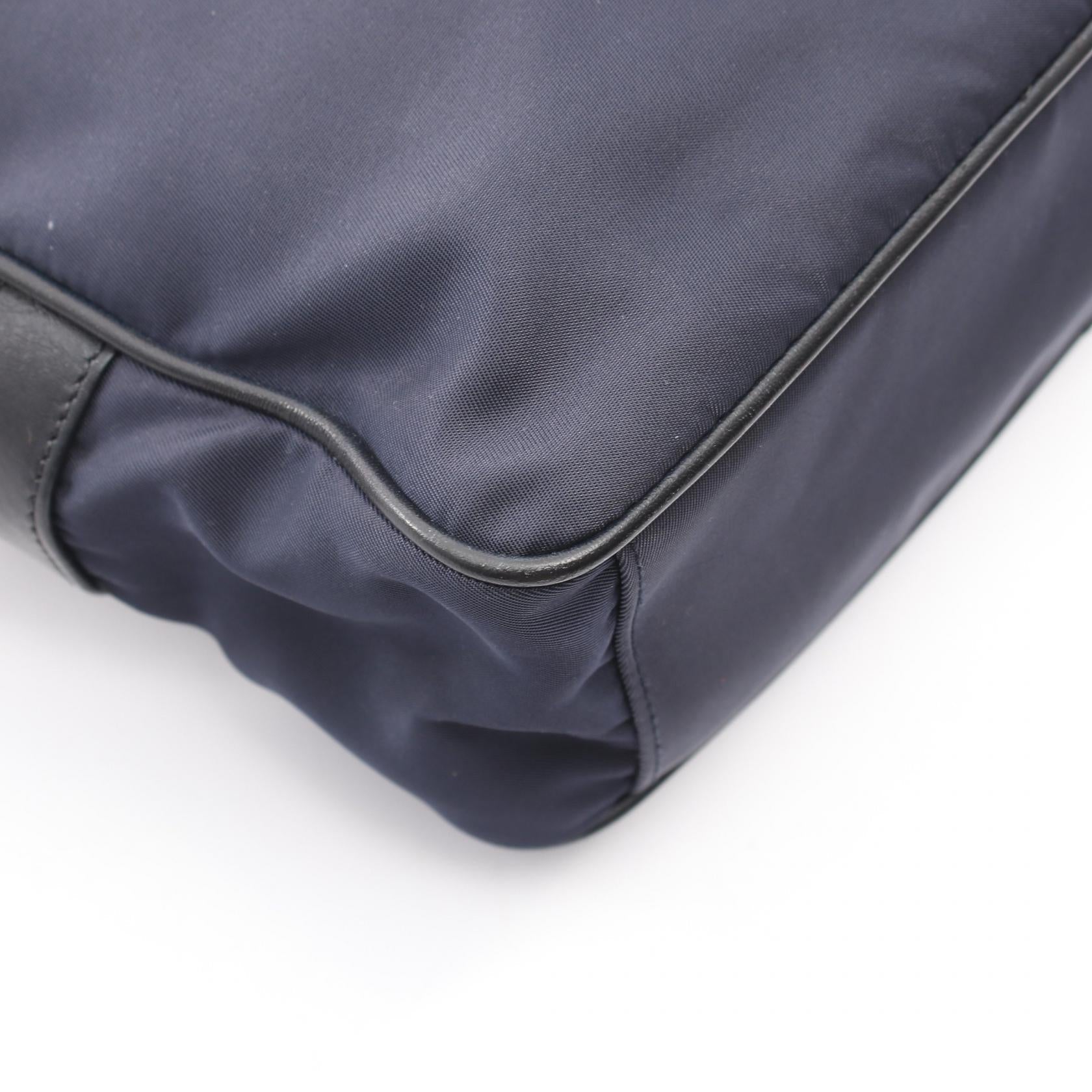 プラダ TESSUTO SOFT CALF ナイロンレザーショルダーバッグ