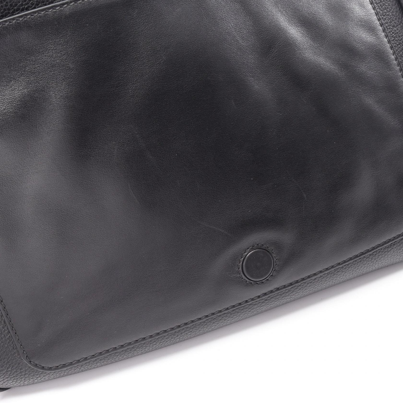 プラダ TORO レザーショルダーバッグ