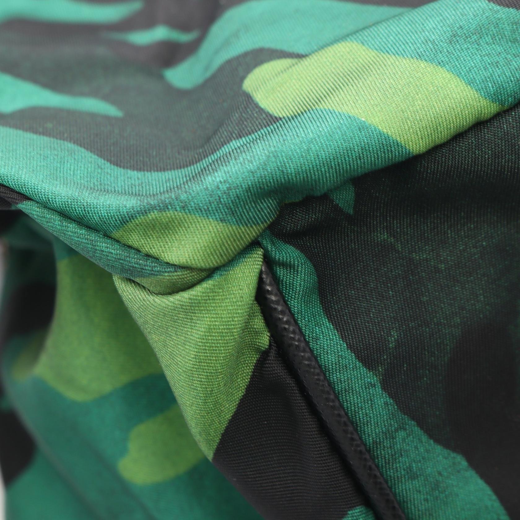 プラダ TESSUTO CAMOUFL ナイロン サフィアーノレザー ショルダーバッグ