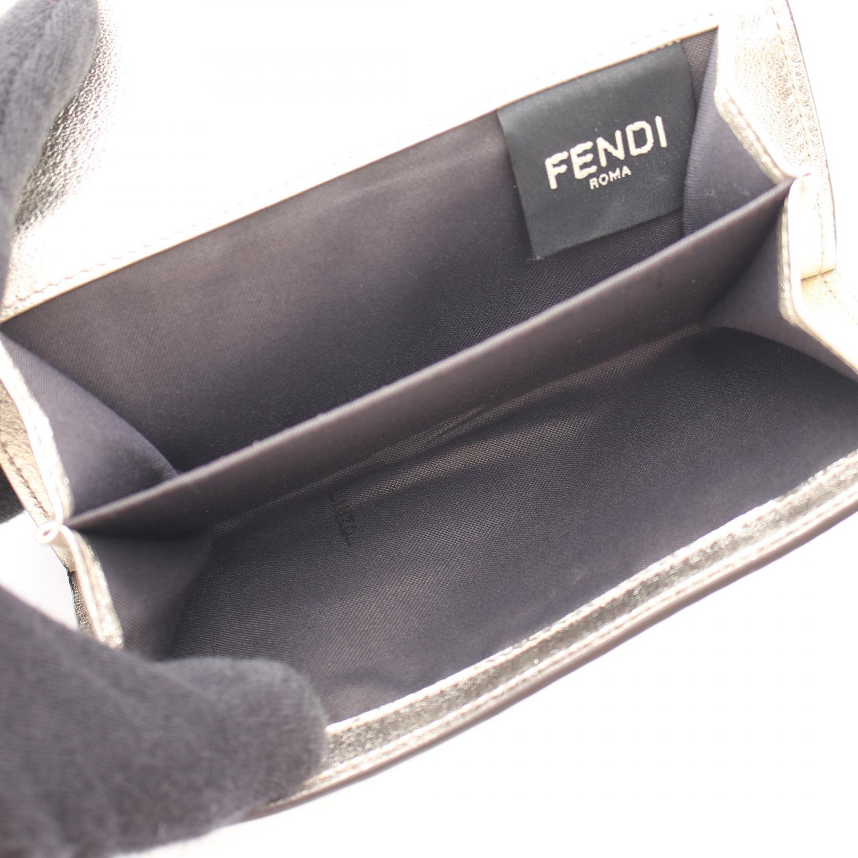 フェンディ バゲット 二つ折り財布