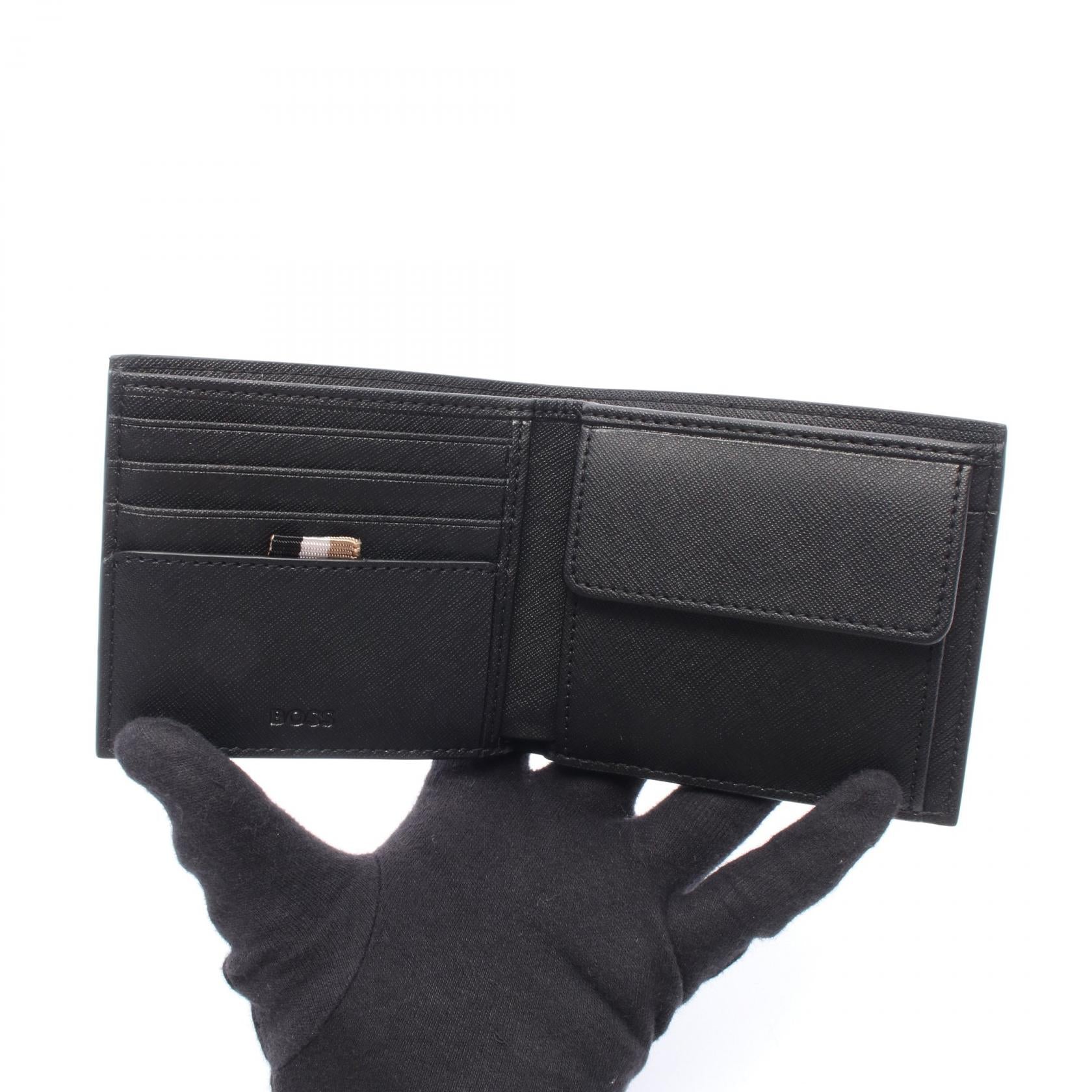 ヒューゴボス レザー二つ折り財布