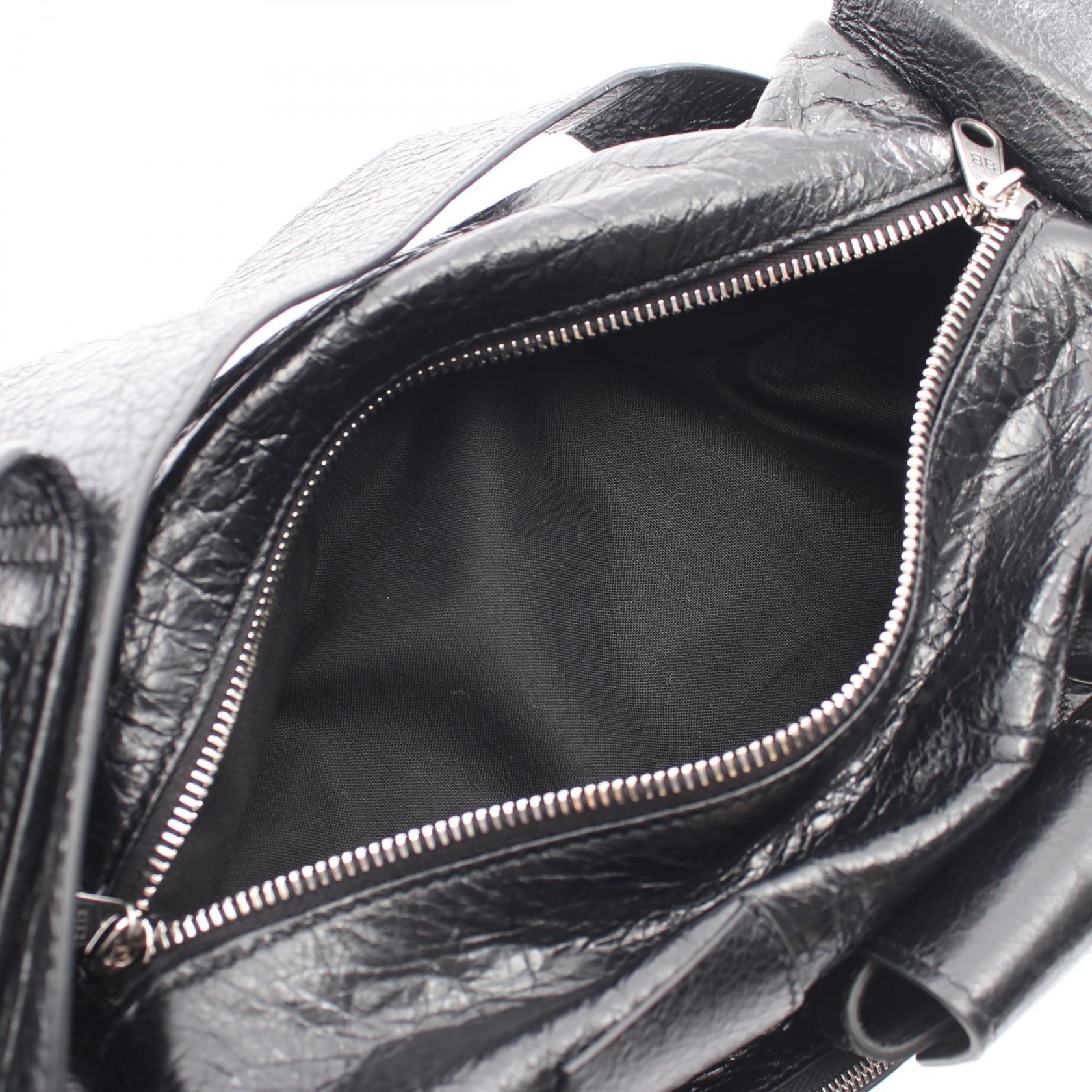 バレンシアガ SUPERBUSY SLING BAG XS レザーショルダーバッグ