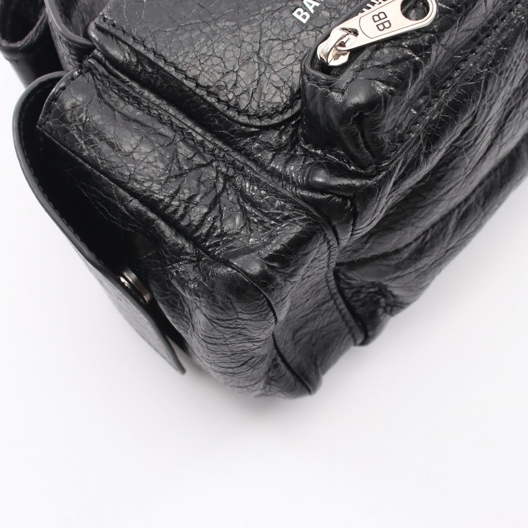 バレンシアガ SUPERBUSY SLING BAG XS レザーショルダーバッグ