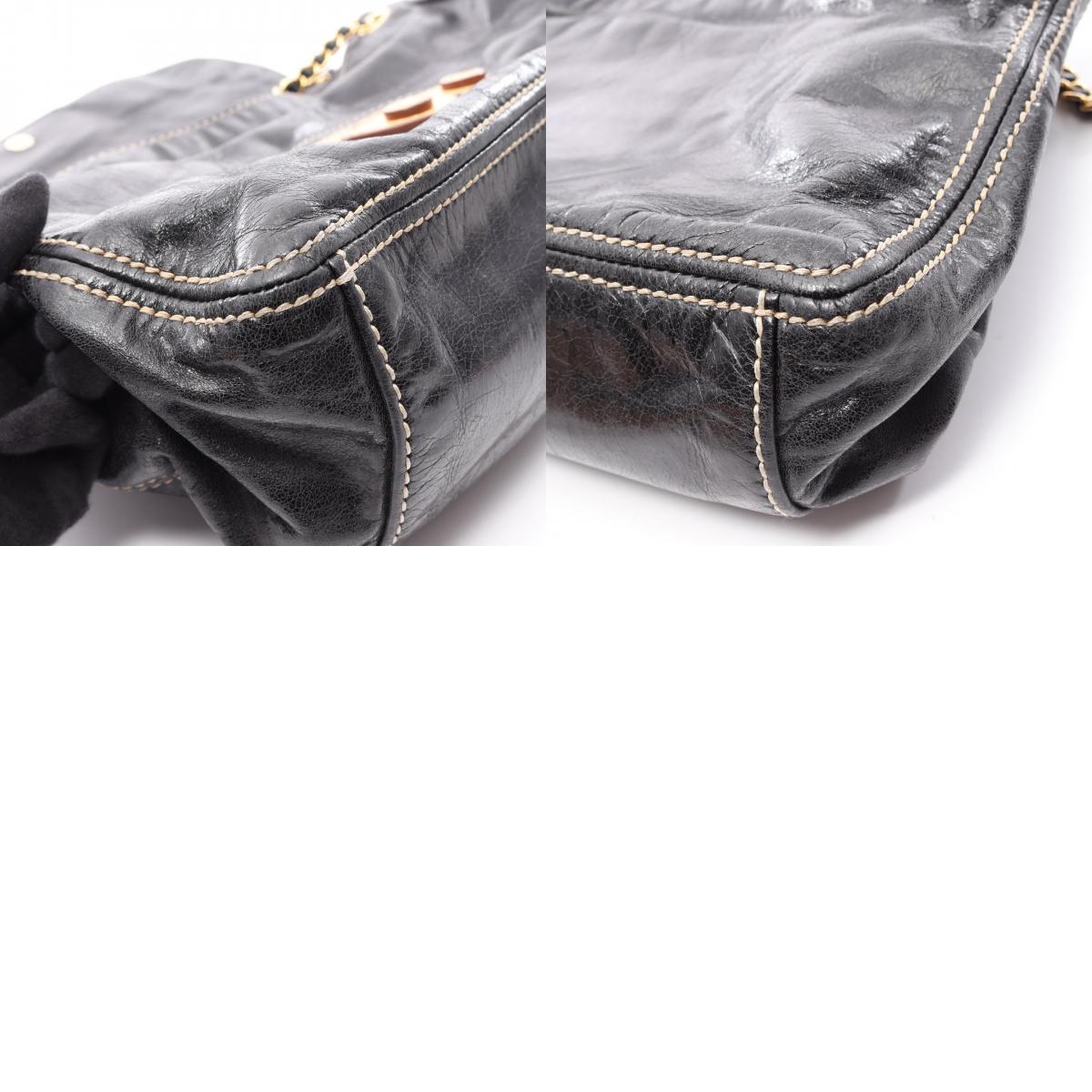 プラダ VITELLO SHINE レザーショルダーバッグ