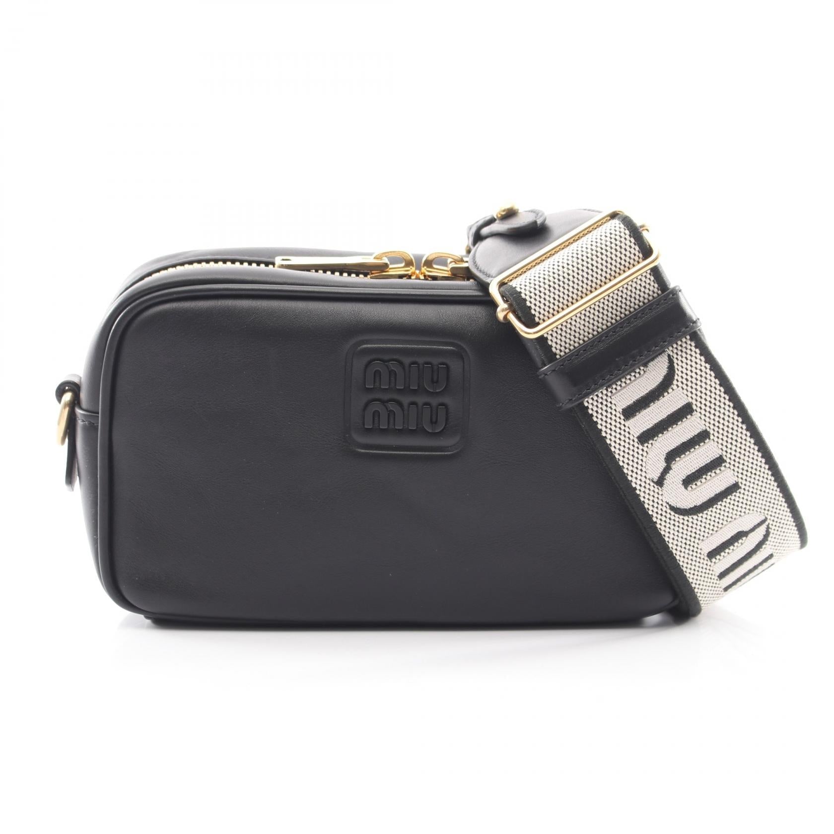 ミュウミュウ SAFTY PADDED レザーショルダーバッグ