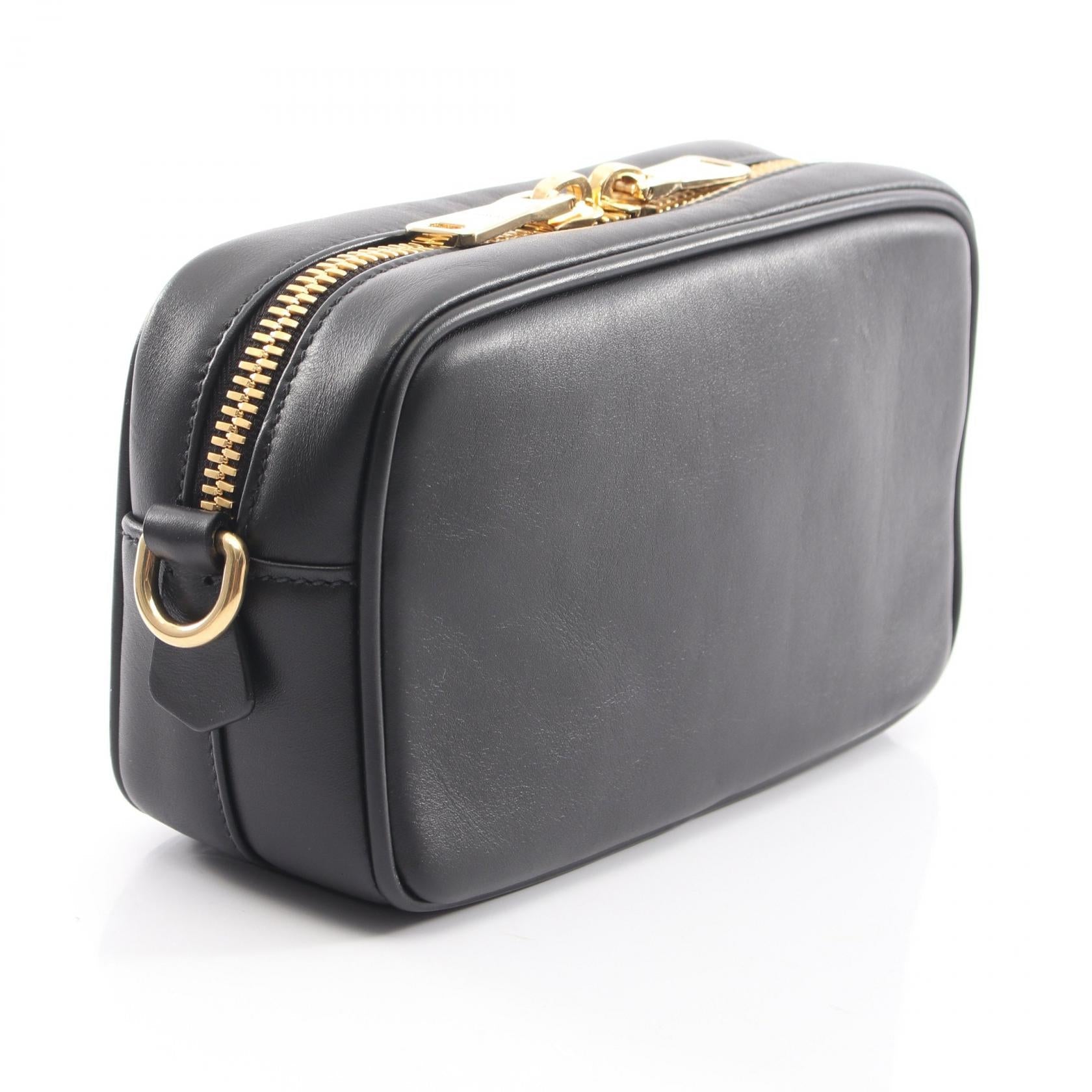 ミュウミュウ SAFTY PADDED レザーショルダーバッグ