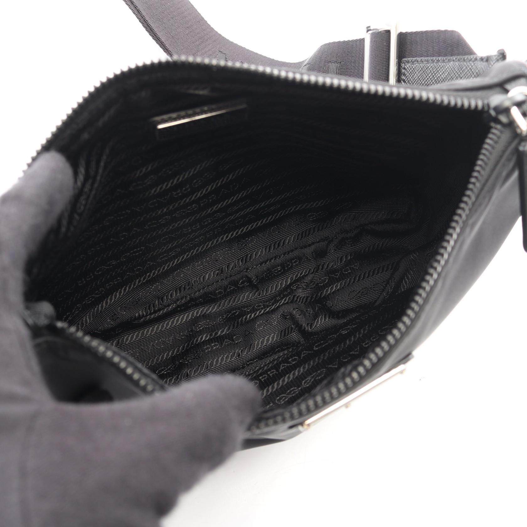 プラダ Re-Nylon ナイロン サフィアーノレザー ショルダーバッグ