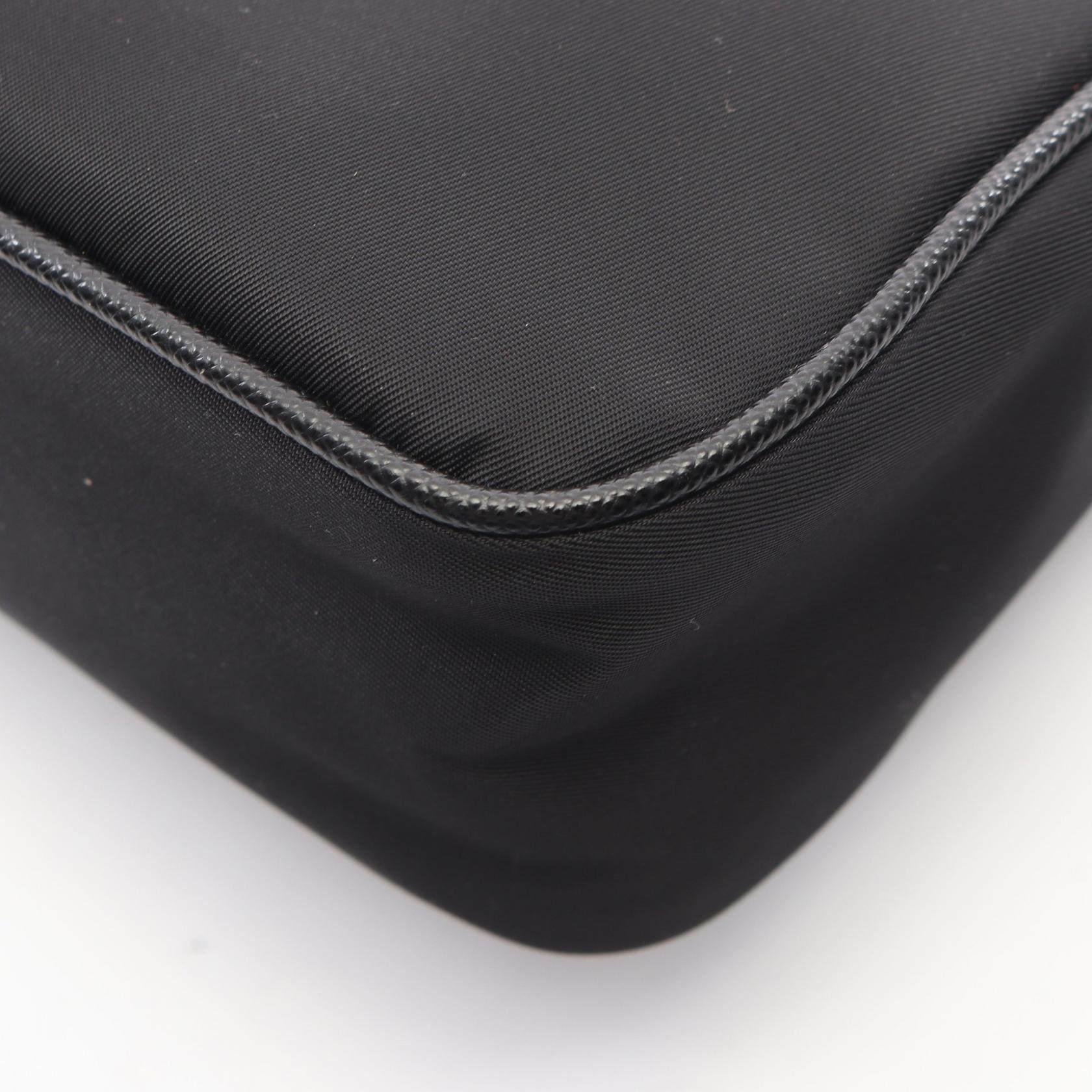 プラダ Re-Nylon ナイロン サフィアーノレザー ショルダーバッグ