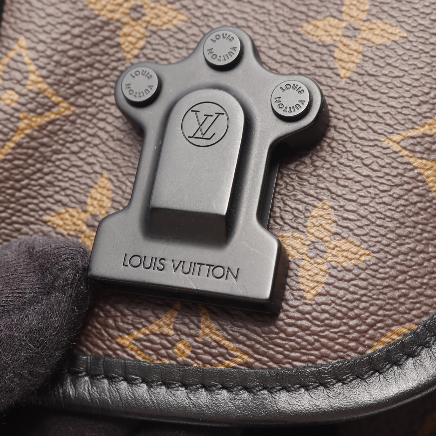 ルイヴィトン LVトレイルメッセンジャー モノグラムマカサー ハンドバッグ