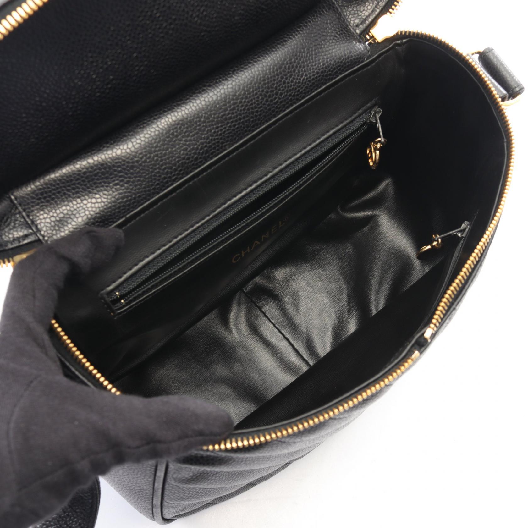 シャネル Vステッチ グレインドカーフ ショルダーバッグ