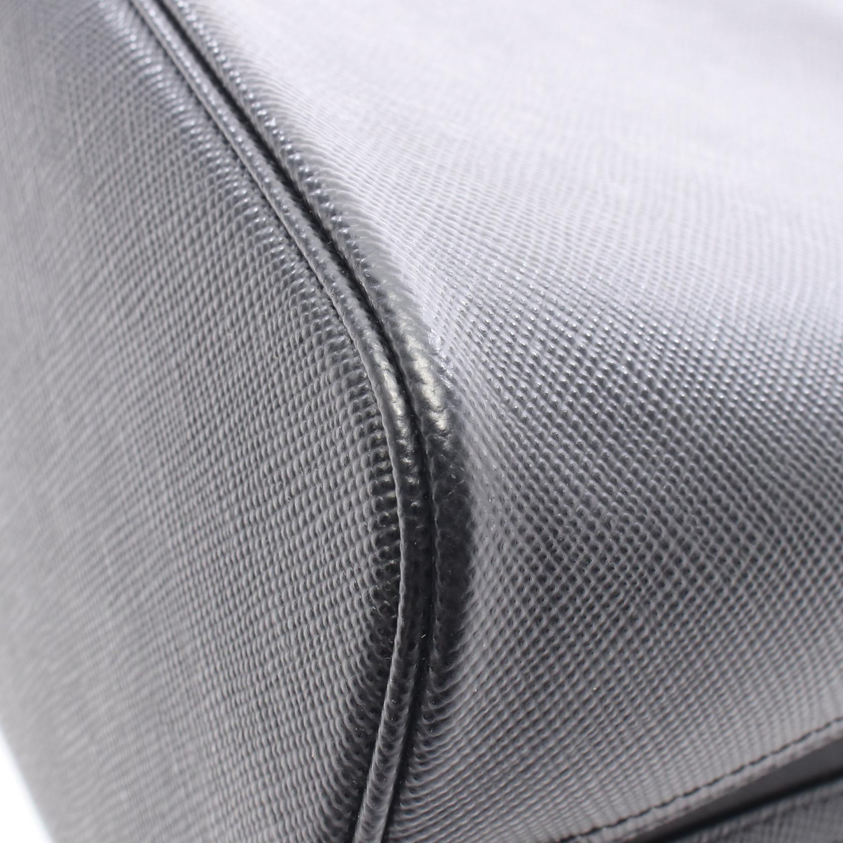 プラダ SAFFIANO CUIR Cマチネ ミディアム ショルダーバッグ