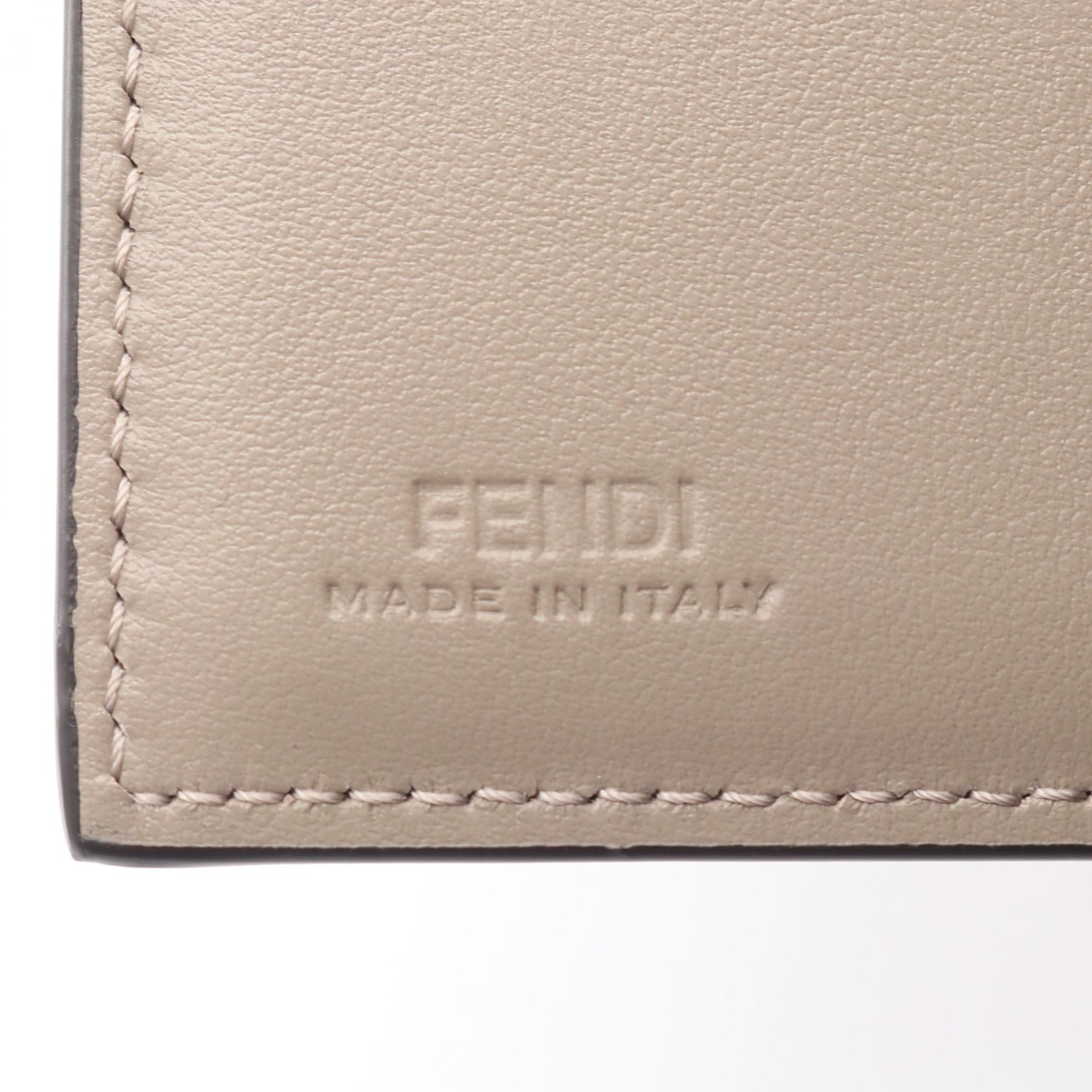 フェンディ FFダイヤモンド レザー三つ折り財布