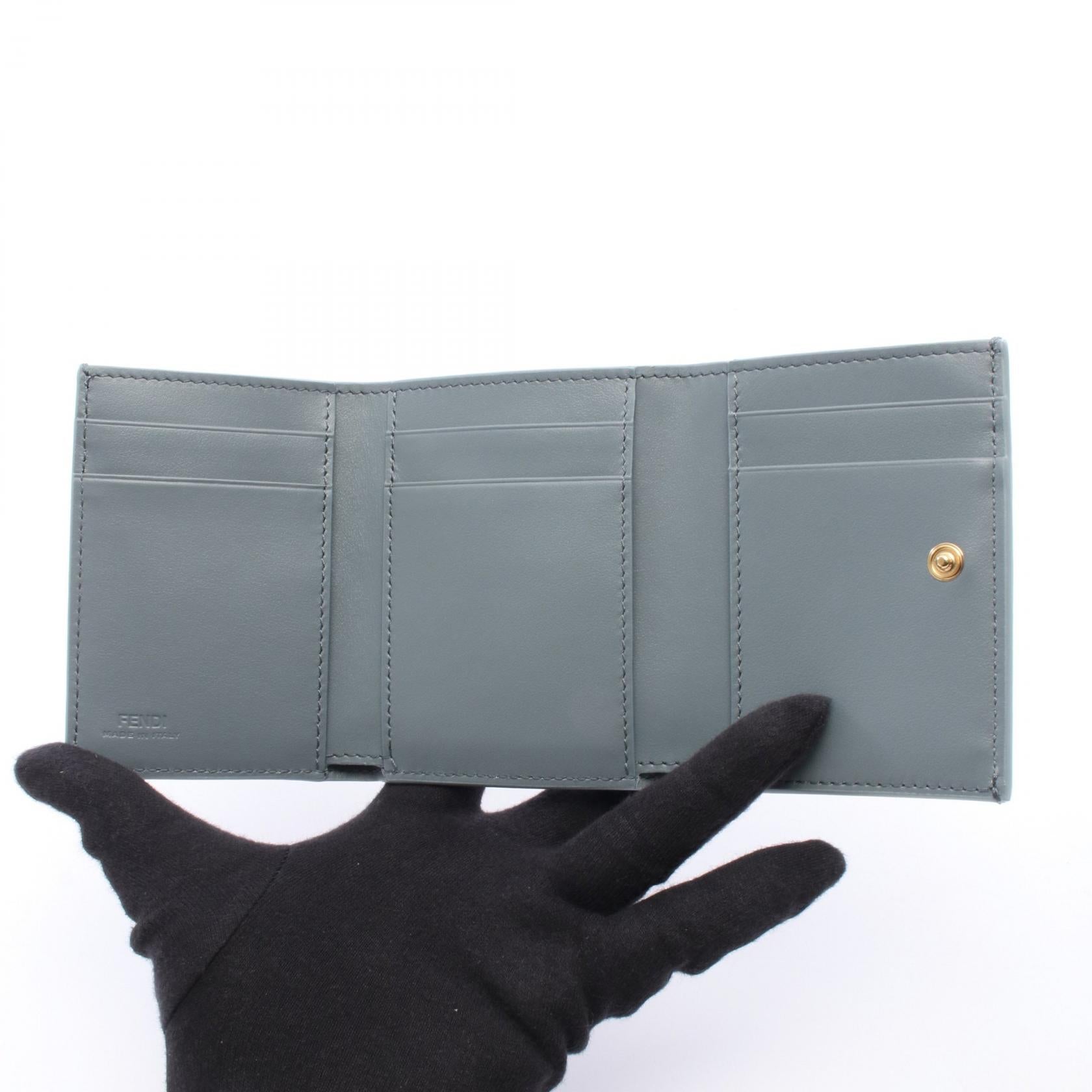 フェンディ FFダイヤモンド レザー三つ折り財布