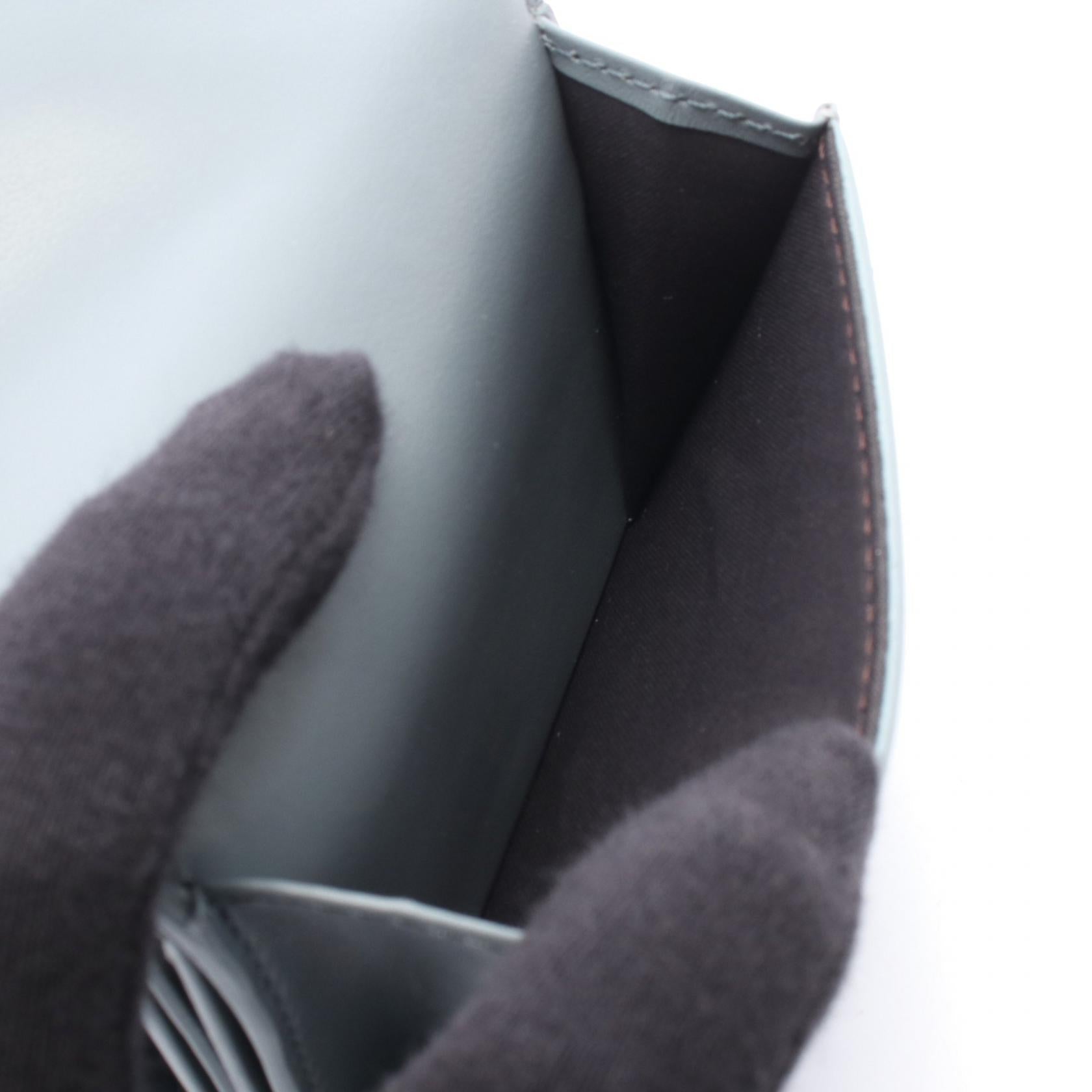 フェンディ FFダイヤモンド レザー三つ折り財布
