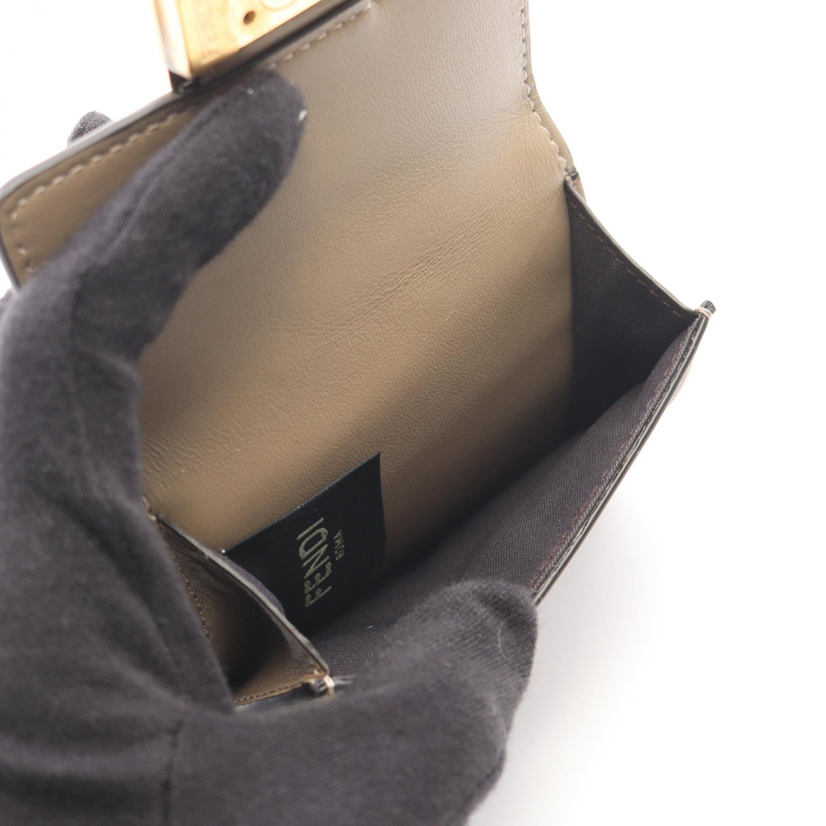 フェンディ バゲット レザー三つ折り財布