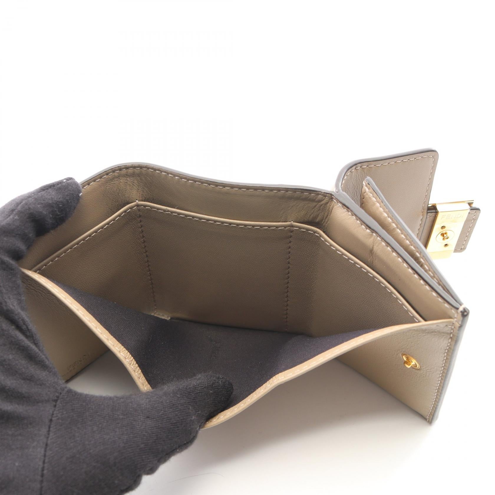 フェンディ バゲット レザー三つ折り財布