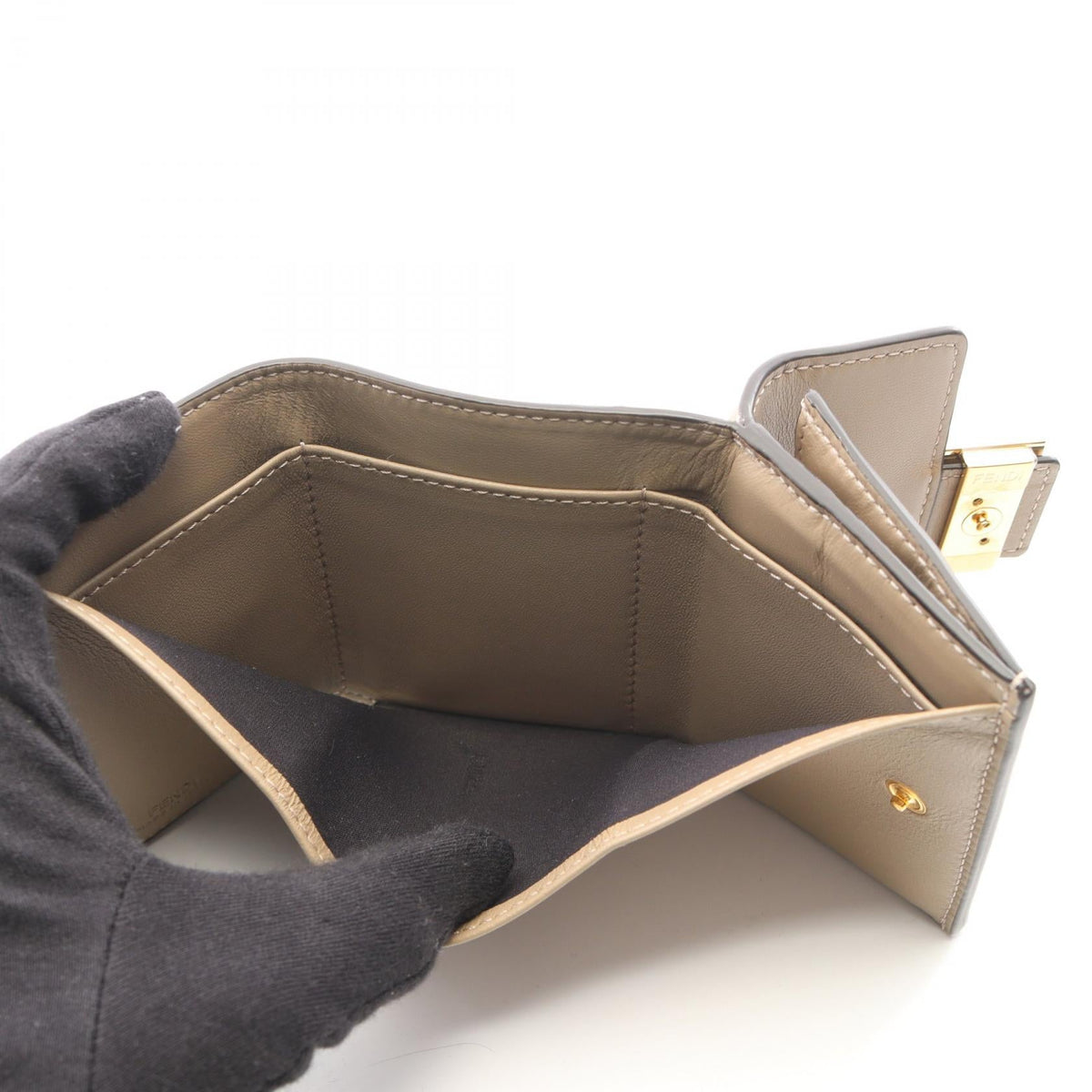 フェンディ バゲット レザー三つ折り財布