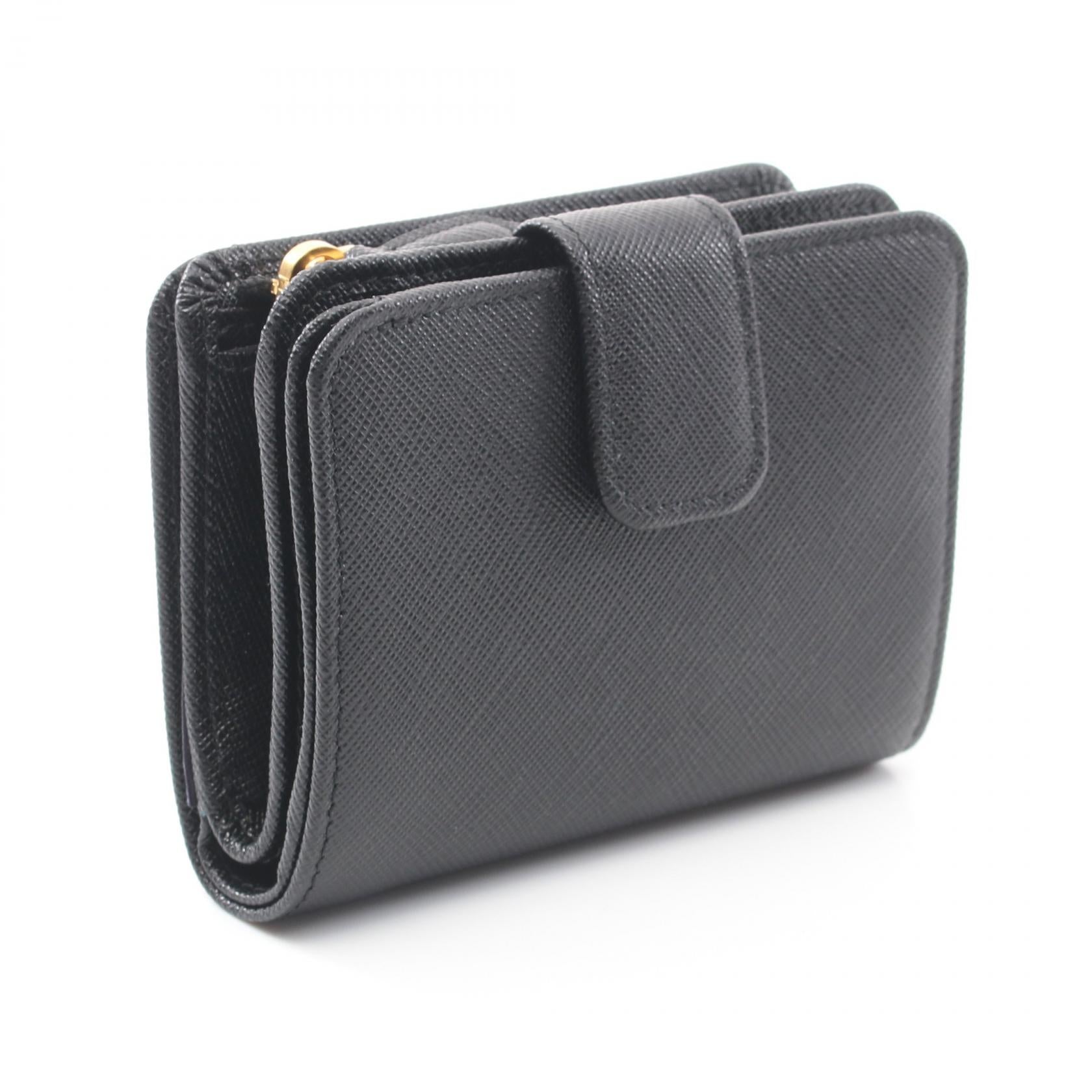プラダ SAFFIANO TRIANG 二つ折り財布