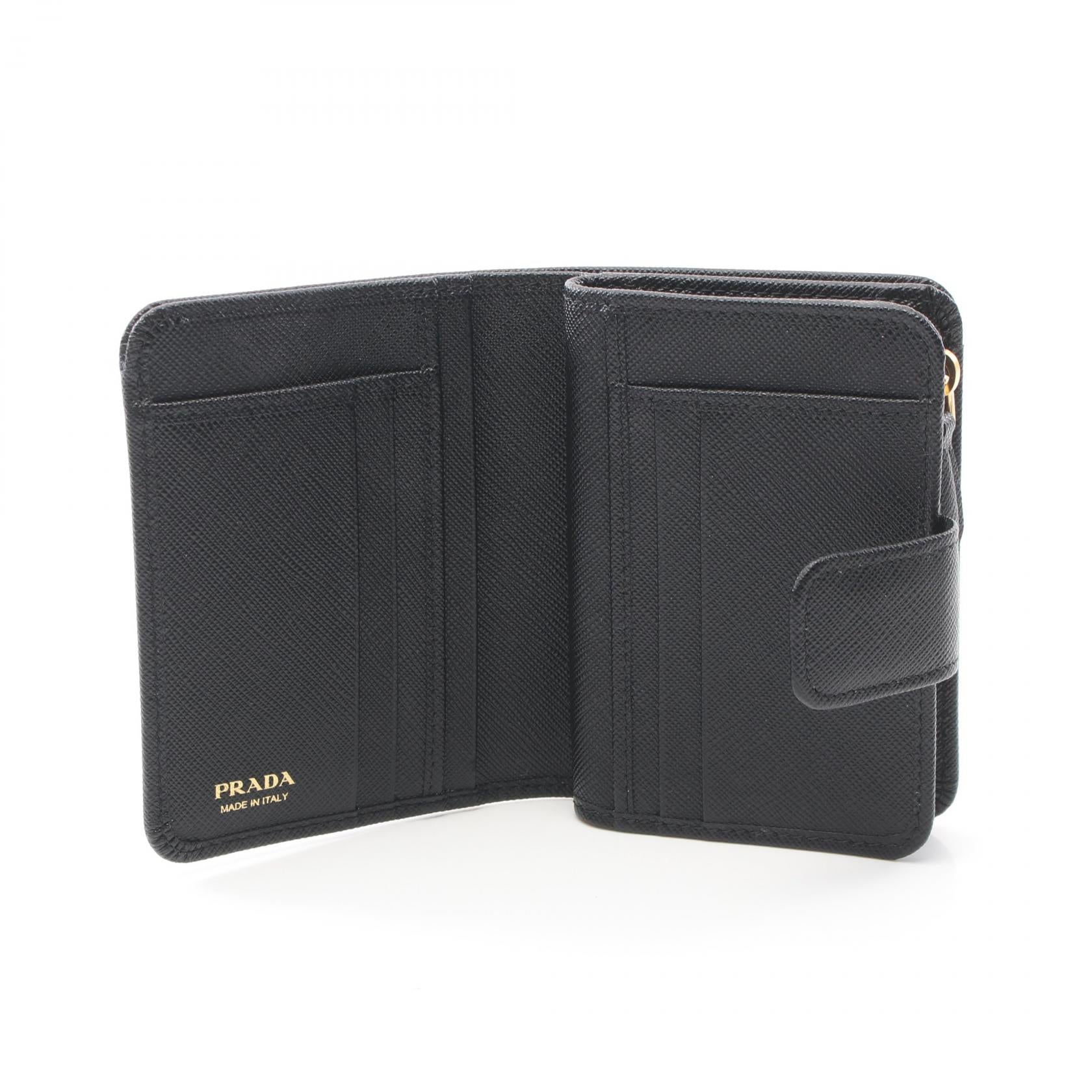 プラダ SAFFIANO TRIANG 二つ折り財布