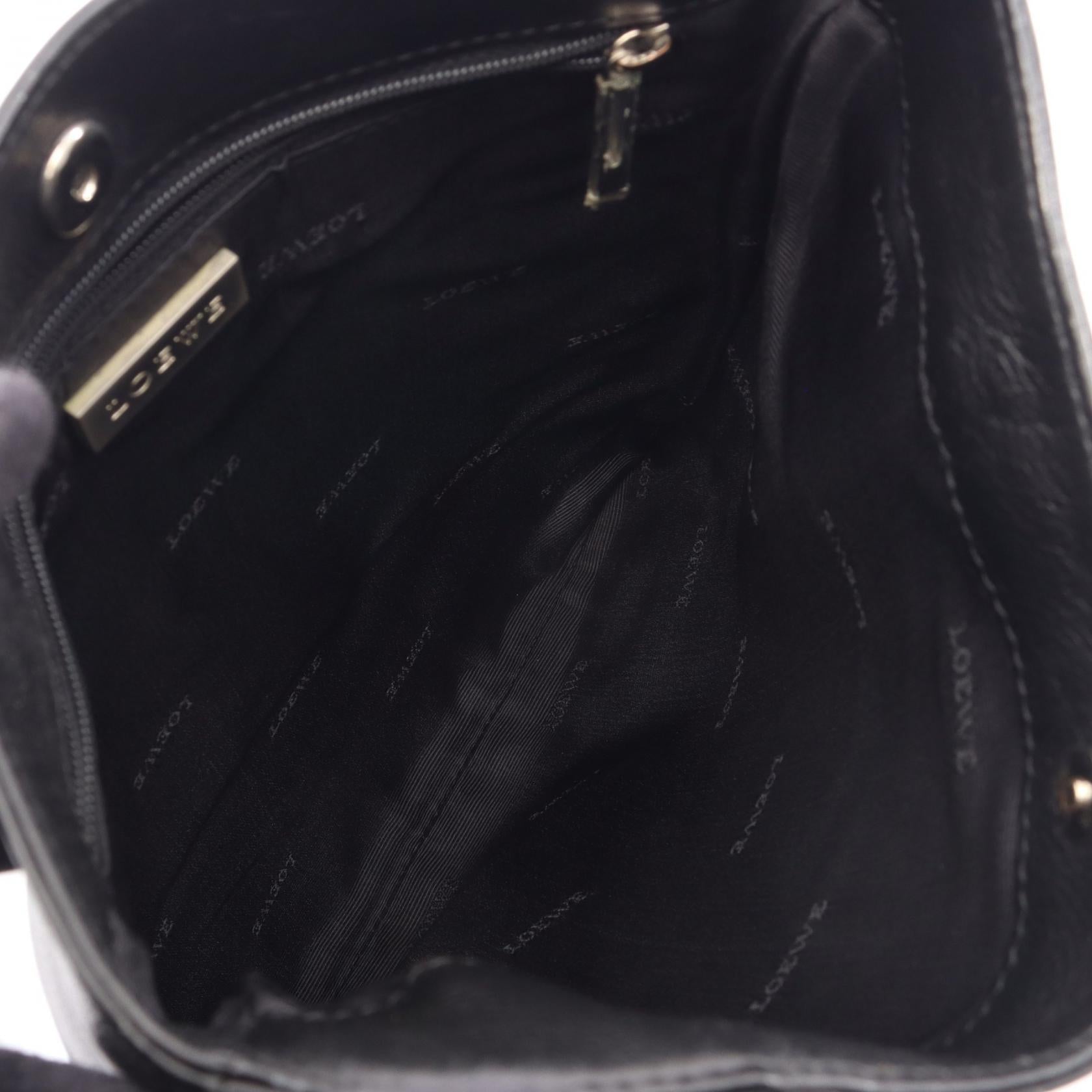 ロエベ アナグラム レザーショルダーバッグ