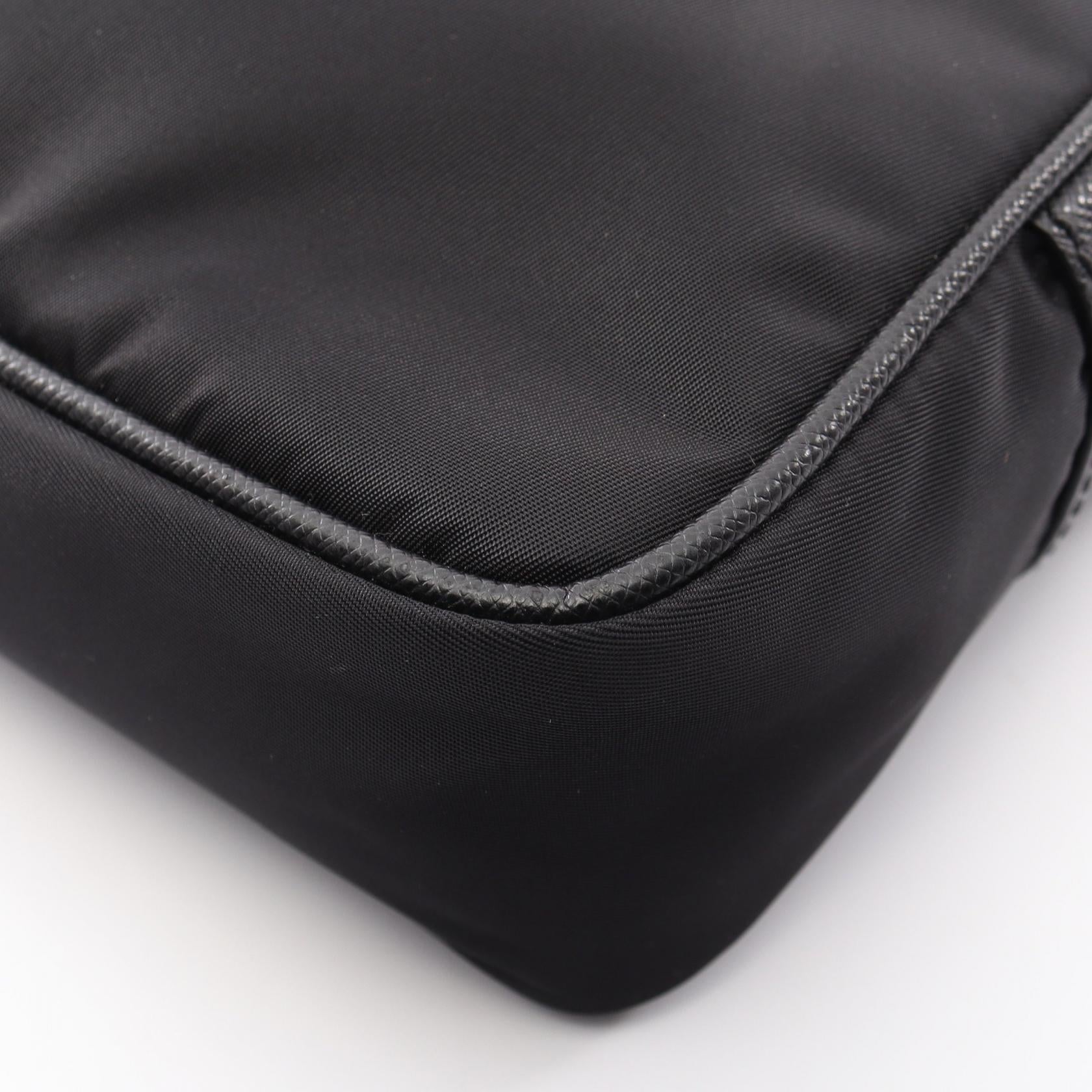 プラダ TESSUTO SAFFIANO ショルダーバッグ