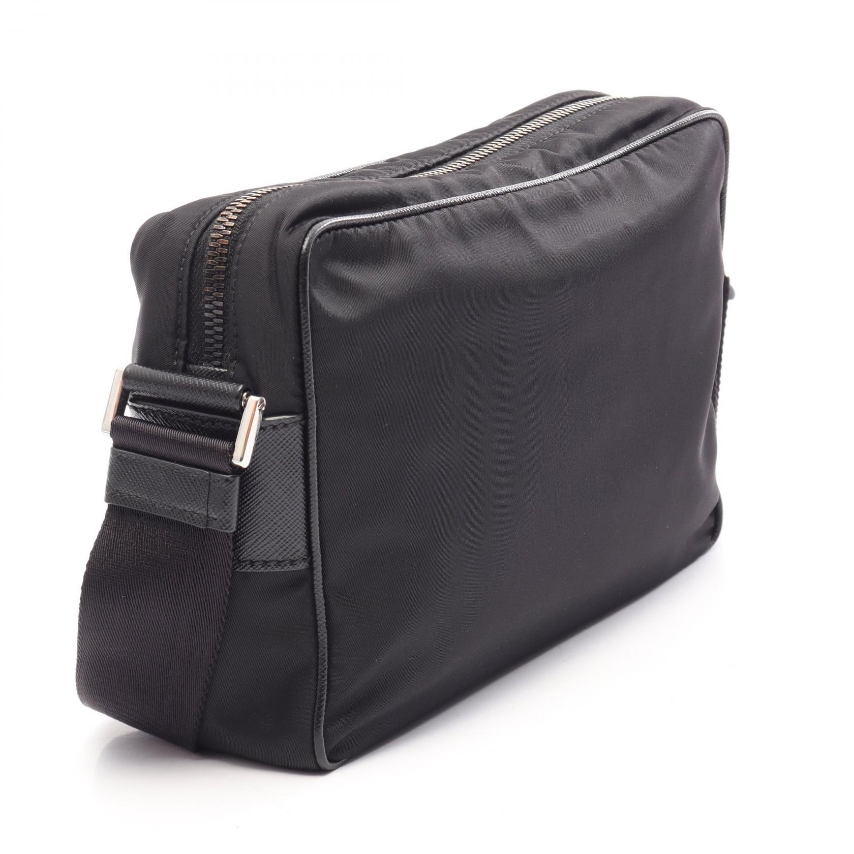 プラダ RE-NYLON TESSUTO SAFFIANO ナイロンレザーショルダーバッグ