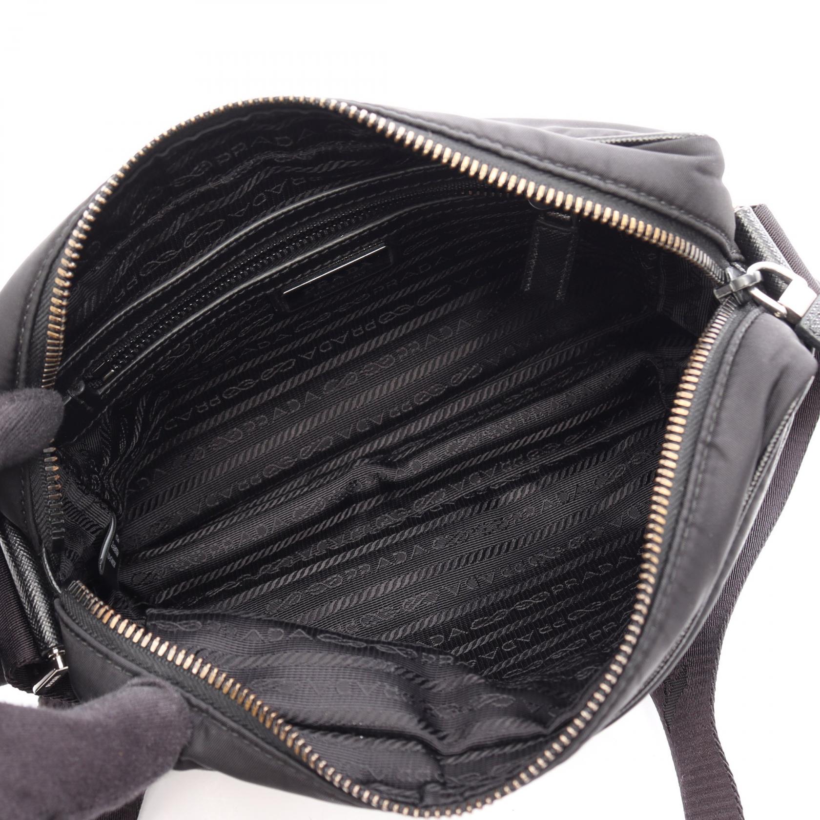 プラダ RE-NYLON TESSUTO SAFFIANO ナイロンレザーショルダーバッグ