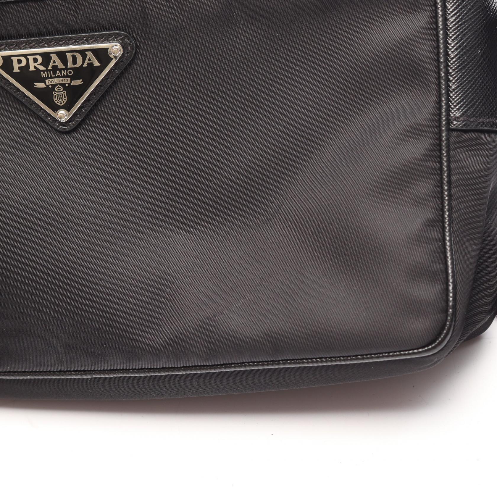 プラダ RE-NYLON TESSUTO SAFFIANO ナイロンレザーショルダーバッグ