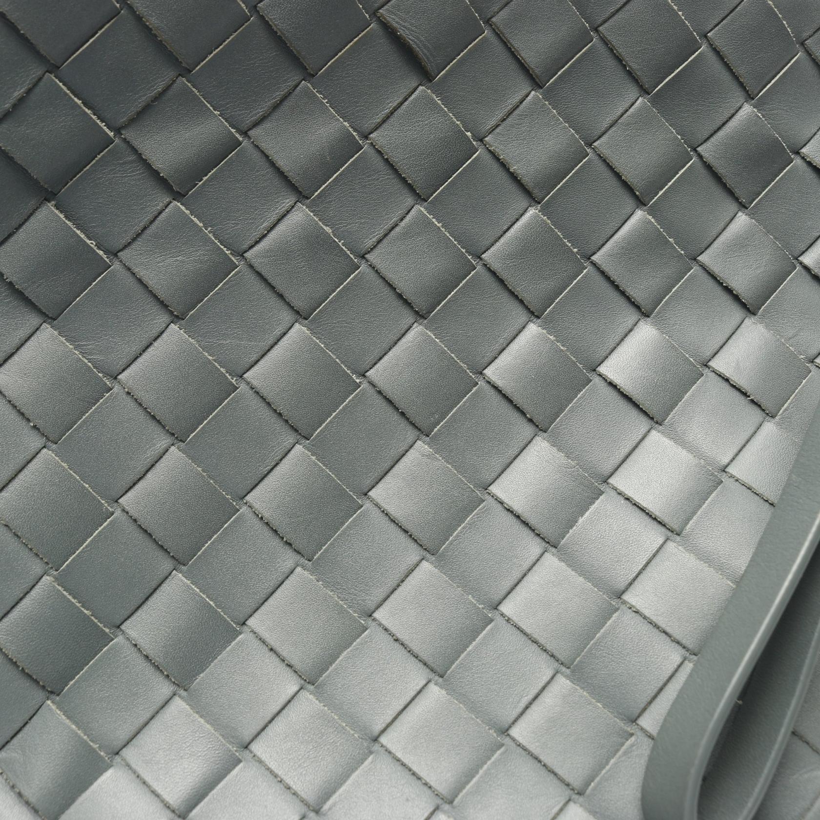 ボッテガ・ヴェネタイントレチャートレザークラッチバッグ