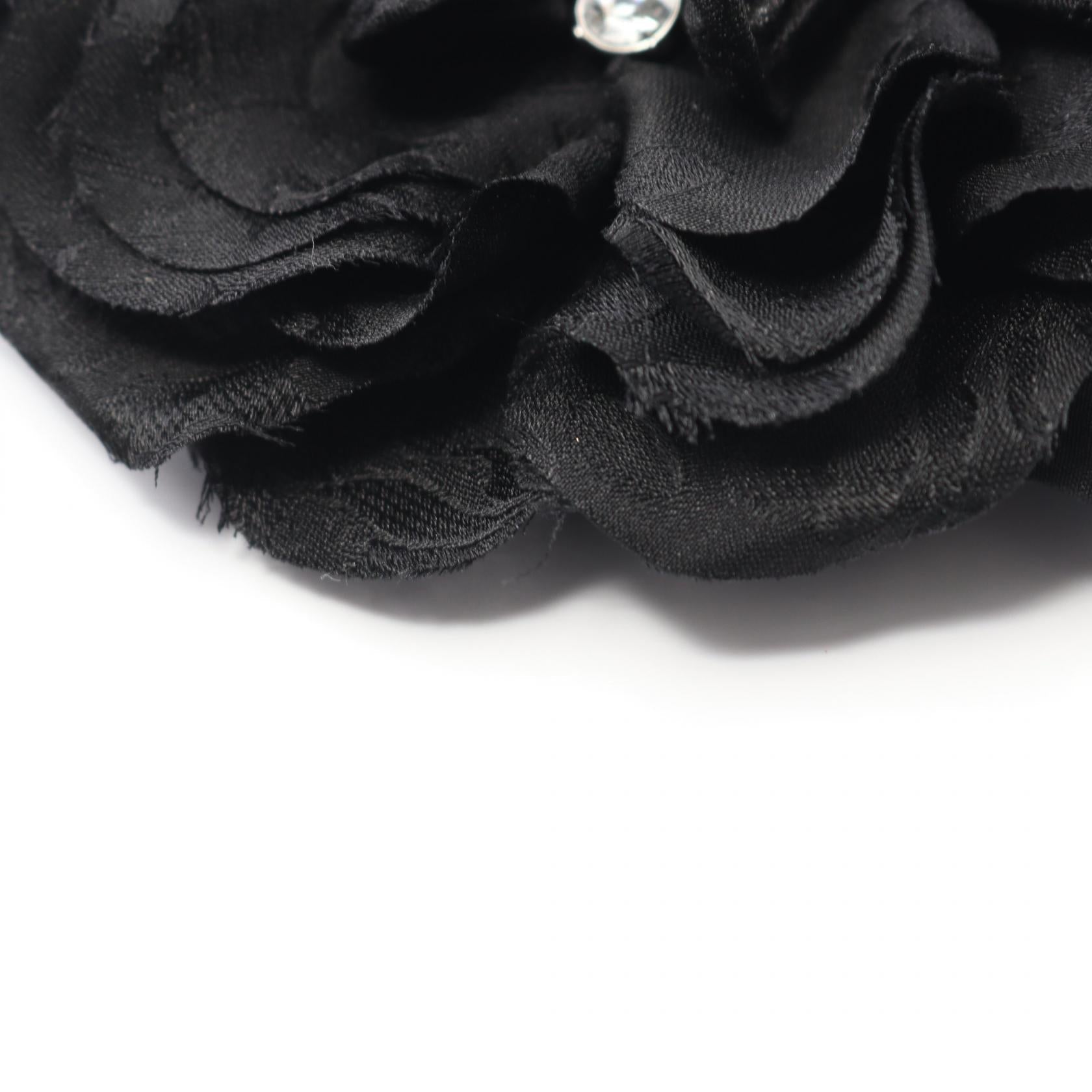 シャネル カメリア シルク ブローチ