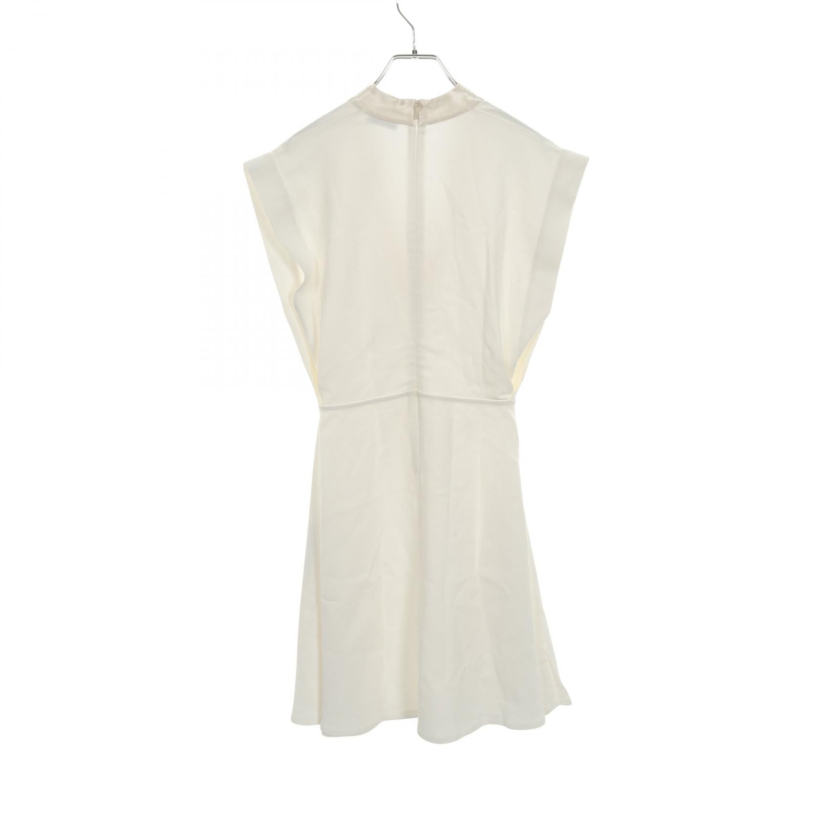 サルヴァトーレ フェラガモ レーヨンワンピース
