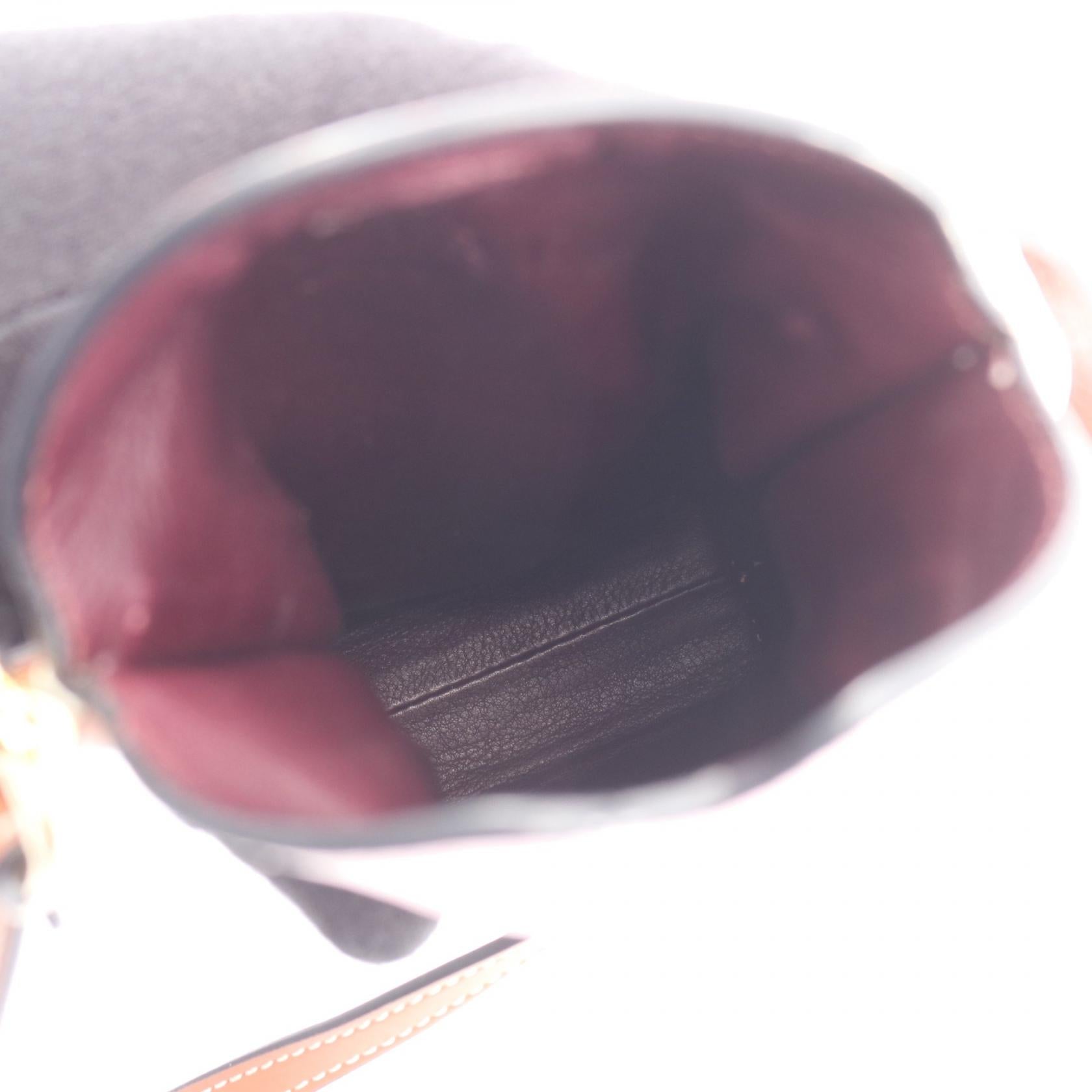 ロエベ Gate Pocket レザーショルダーバッグ
