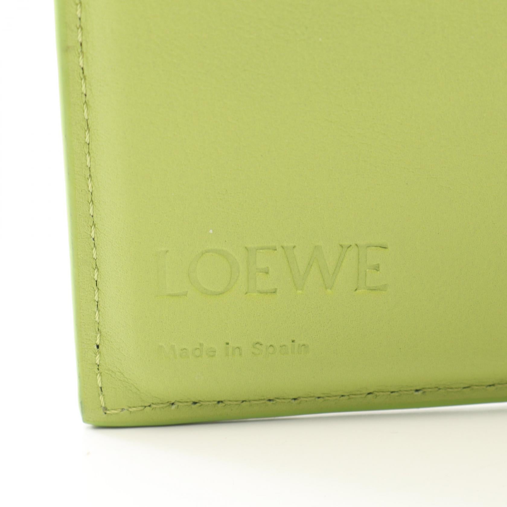 ロエベ アナグラム レザー三つ折り財布