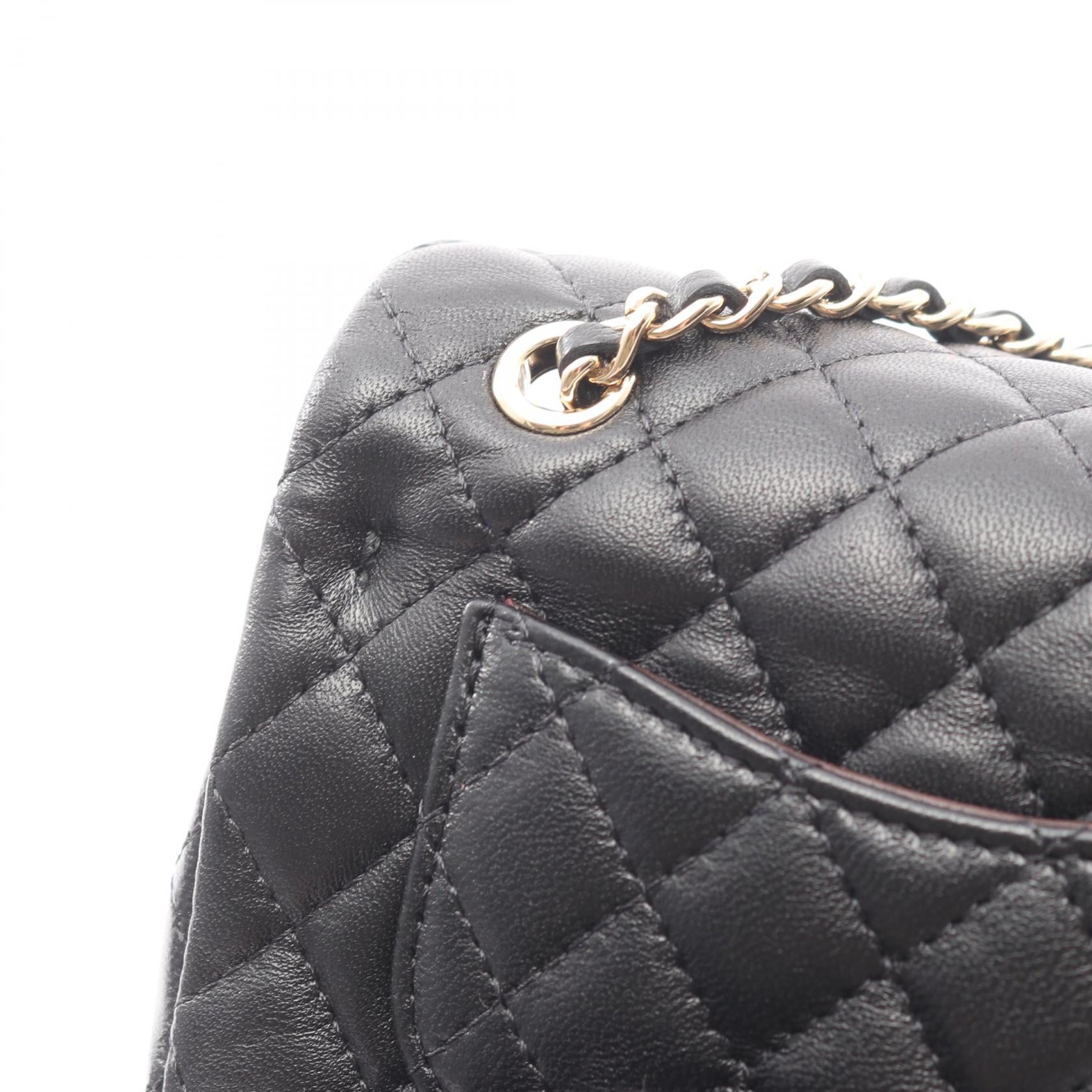 シャネル マトラッセクラシックチャーム ラムスキン アクセサリー